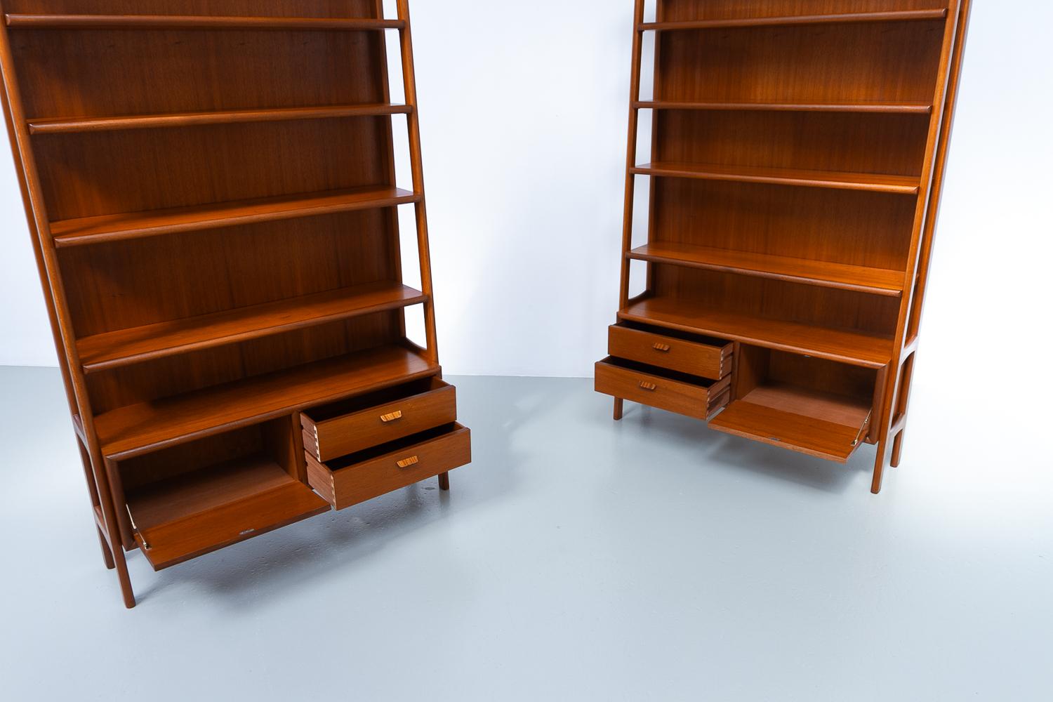 Danish Modern Mahogany Bookcases, 1960s. Set of 2. In Good Condition For Sale In Asaa, DK