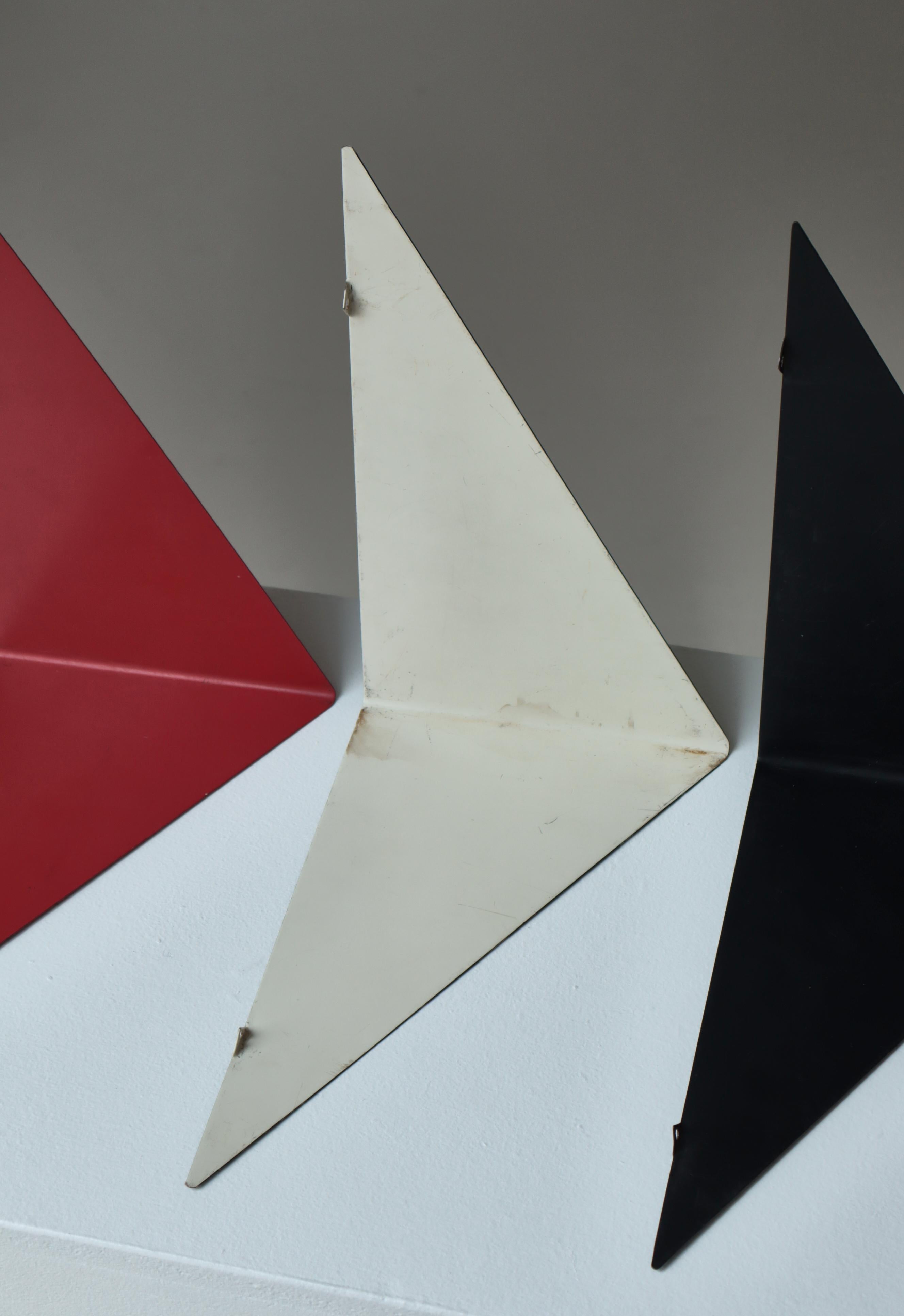 Danish Modern Metal Wall Shelves by Poul Cadovius, Denmark, 1950s en venta 9