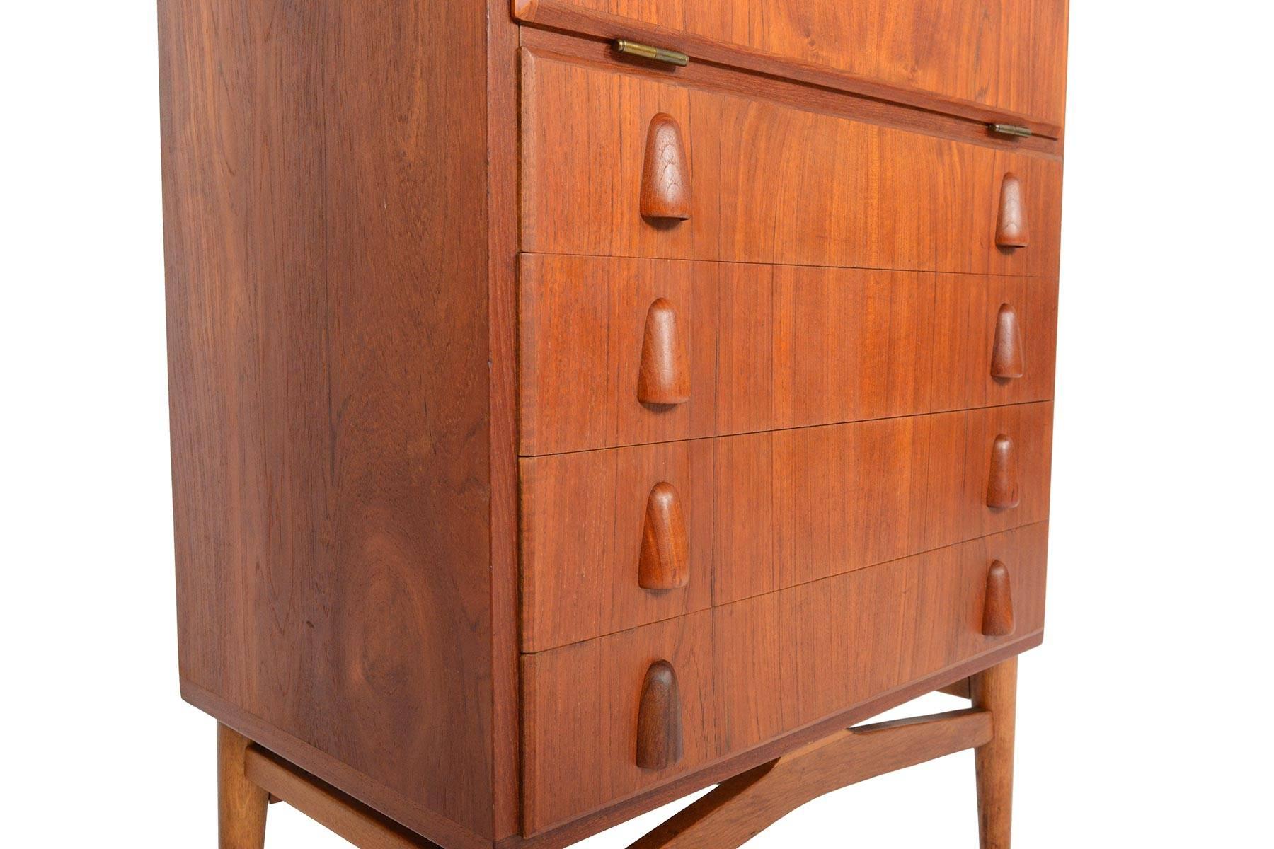 Danish Modern Midcentury Dry Bar Dresser Cabinet in Teak 2