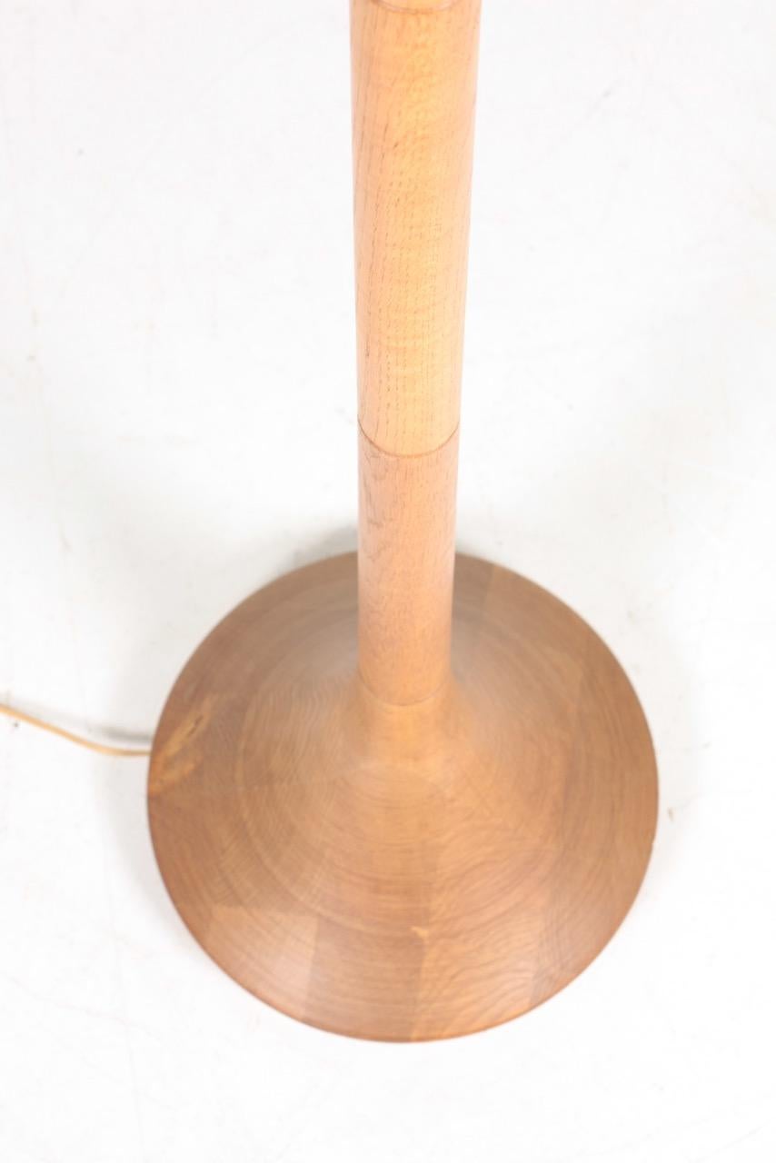 Danish Modern Midcentury Floor Lamp in Oak, Danish Design, 1950s 2