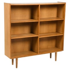 Danish Modern Mid century oak Bookcase with shelves on tapered legs
