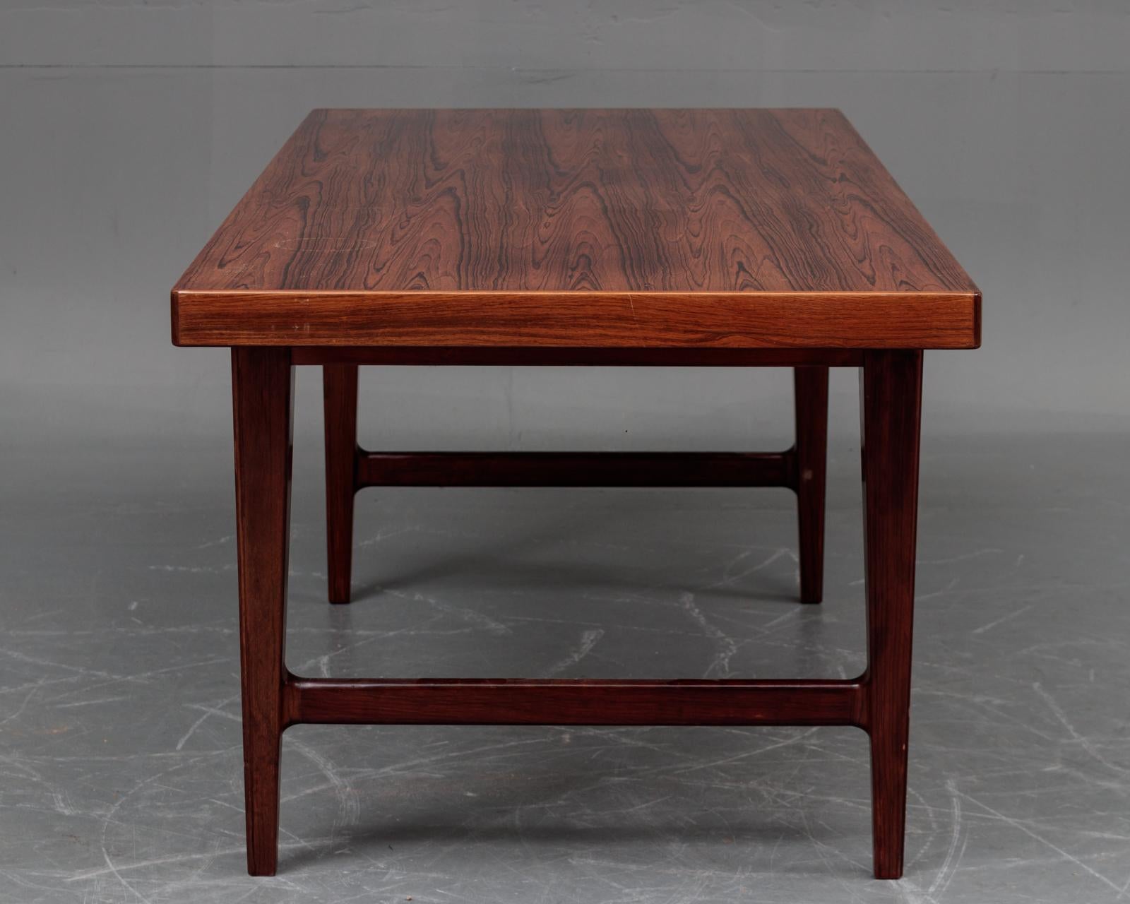 Danish Modern Mid-Century Rosewood Coffee Table In Good Condition For Sale In Belmont, MA