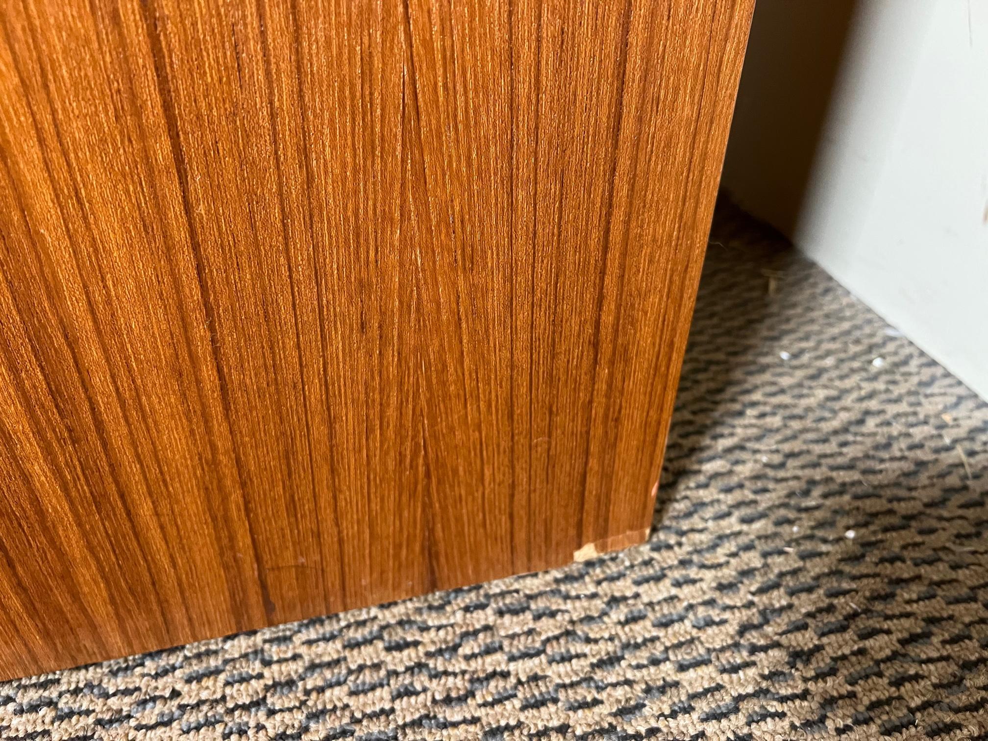 Danish Modern Midcentury Teak Nightstands Bedside Tables by Hundevad 5