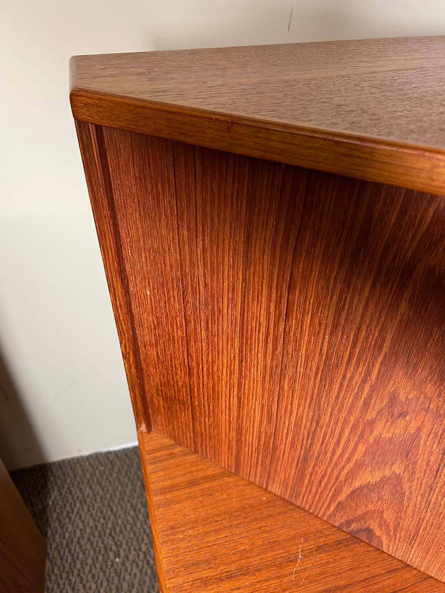Danish Modern Midcentury Teak Nightstands Bedside Tables by Hundevad 10