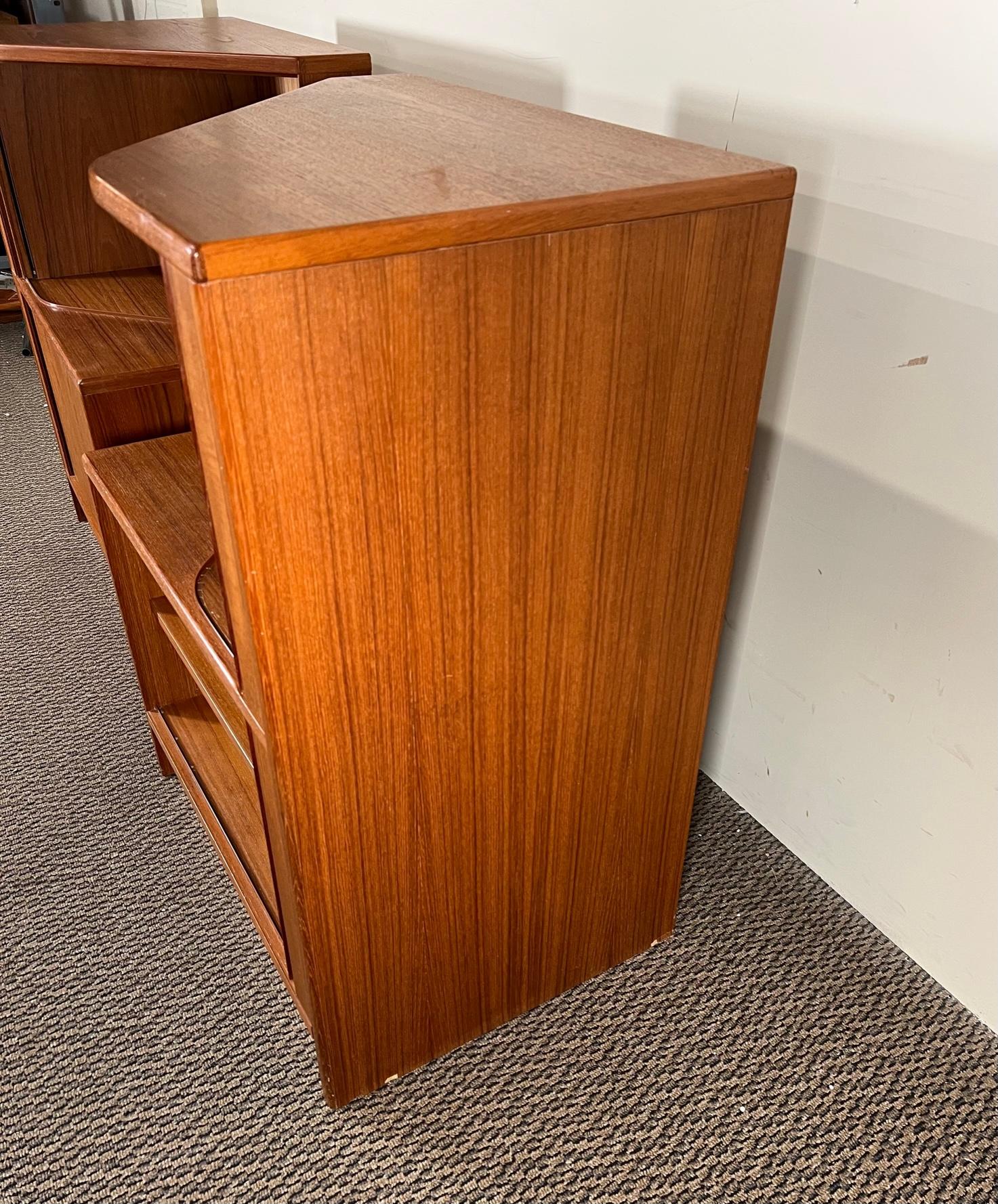 Danish Modern Midcentury Teak Nightstands Bedside Tables by Hundevad 1