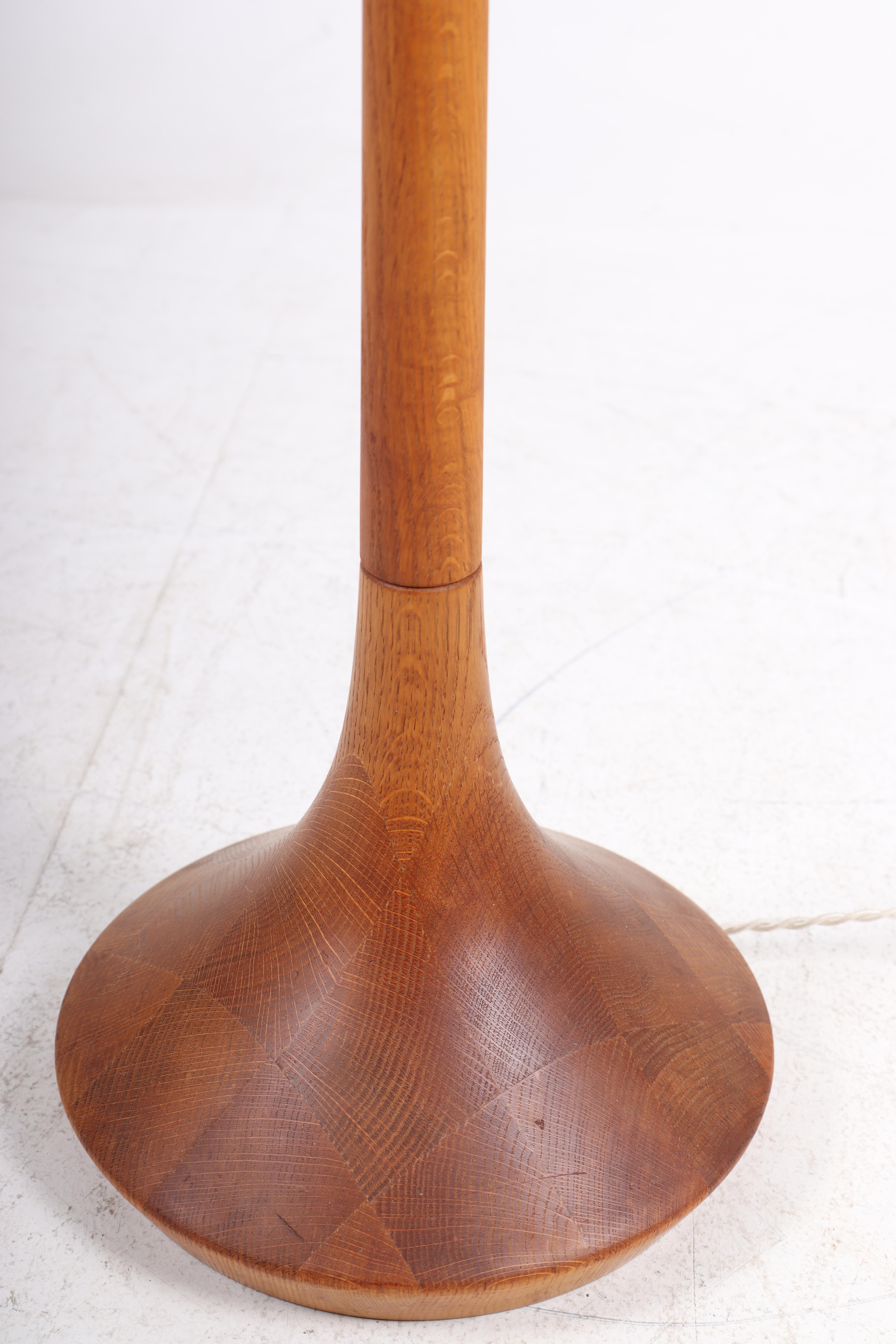 Danish Modern Midcentury Floor Lamp in Oak, Danish Design, 1950s In Good Condition For Sale In Lejre, DK