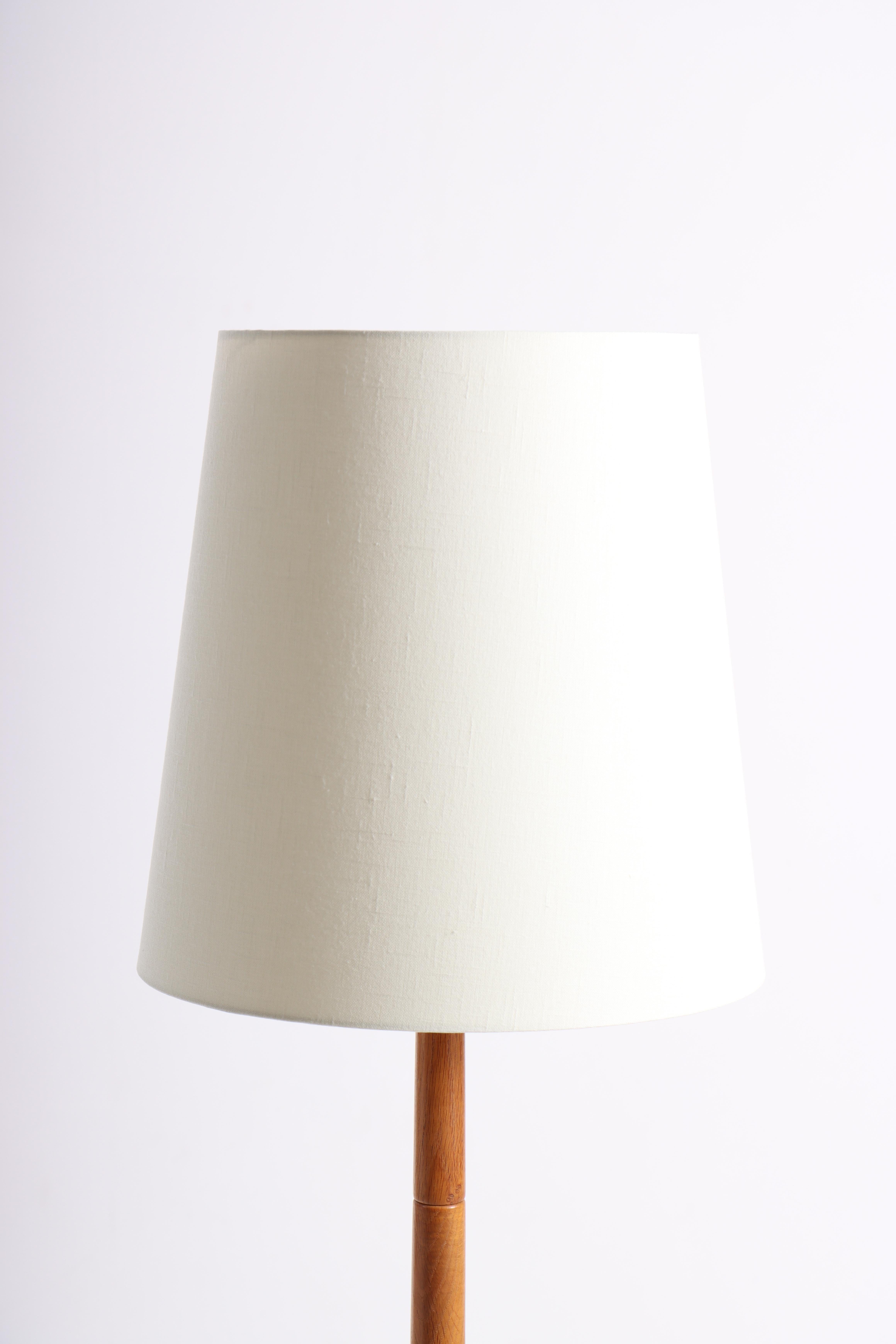 Danish Modern Midcentury Floor Lamp in Oak, Danish Design, 1950s For Sale 1