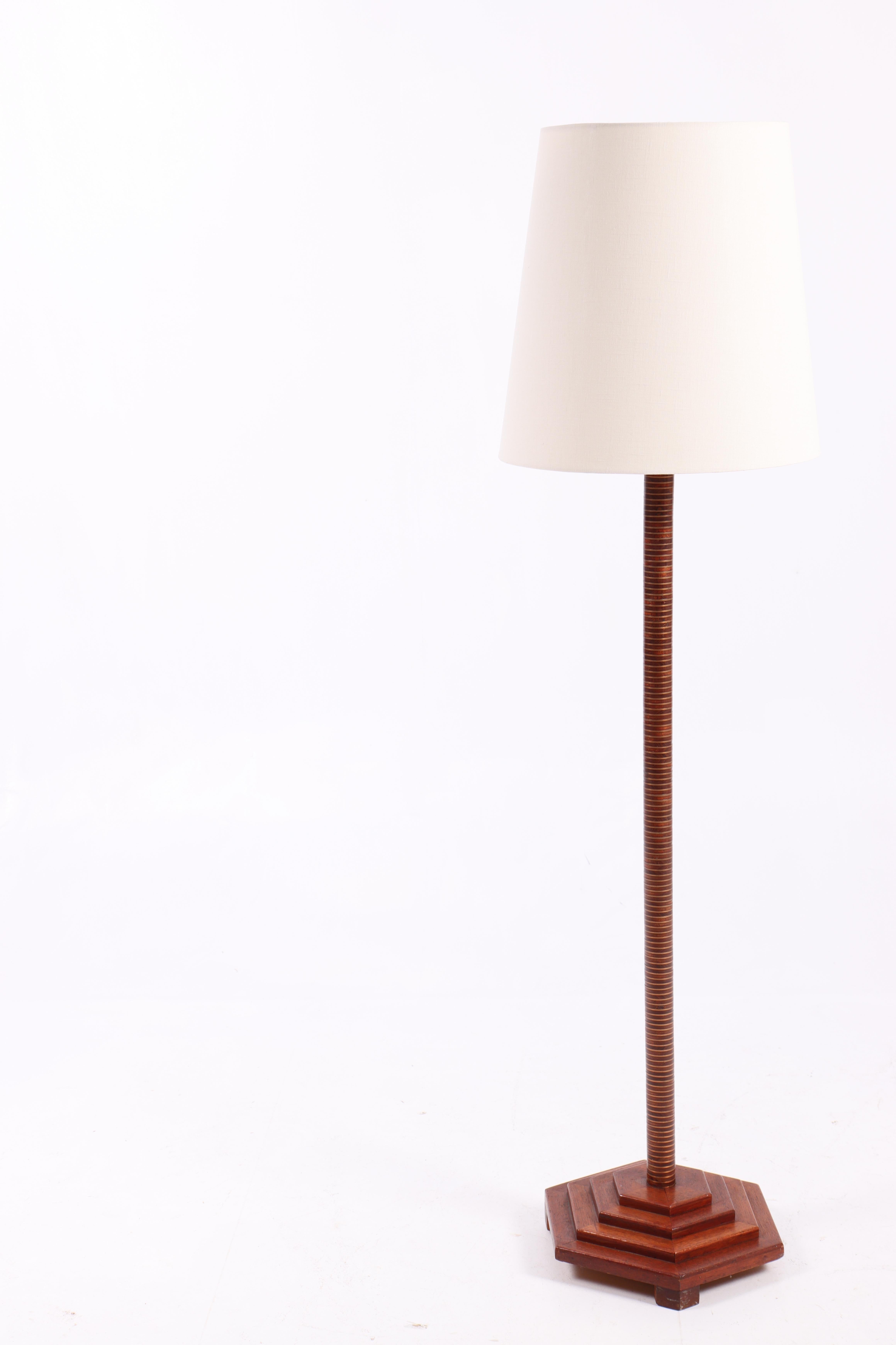 Dänische moderne Mid-Century-Stehleuchte aus Teakholz, dänisches Design, 1950er Jahre im Angebot 3