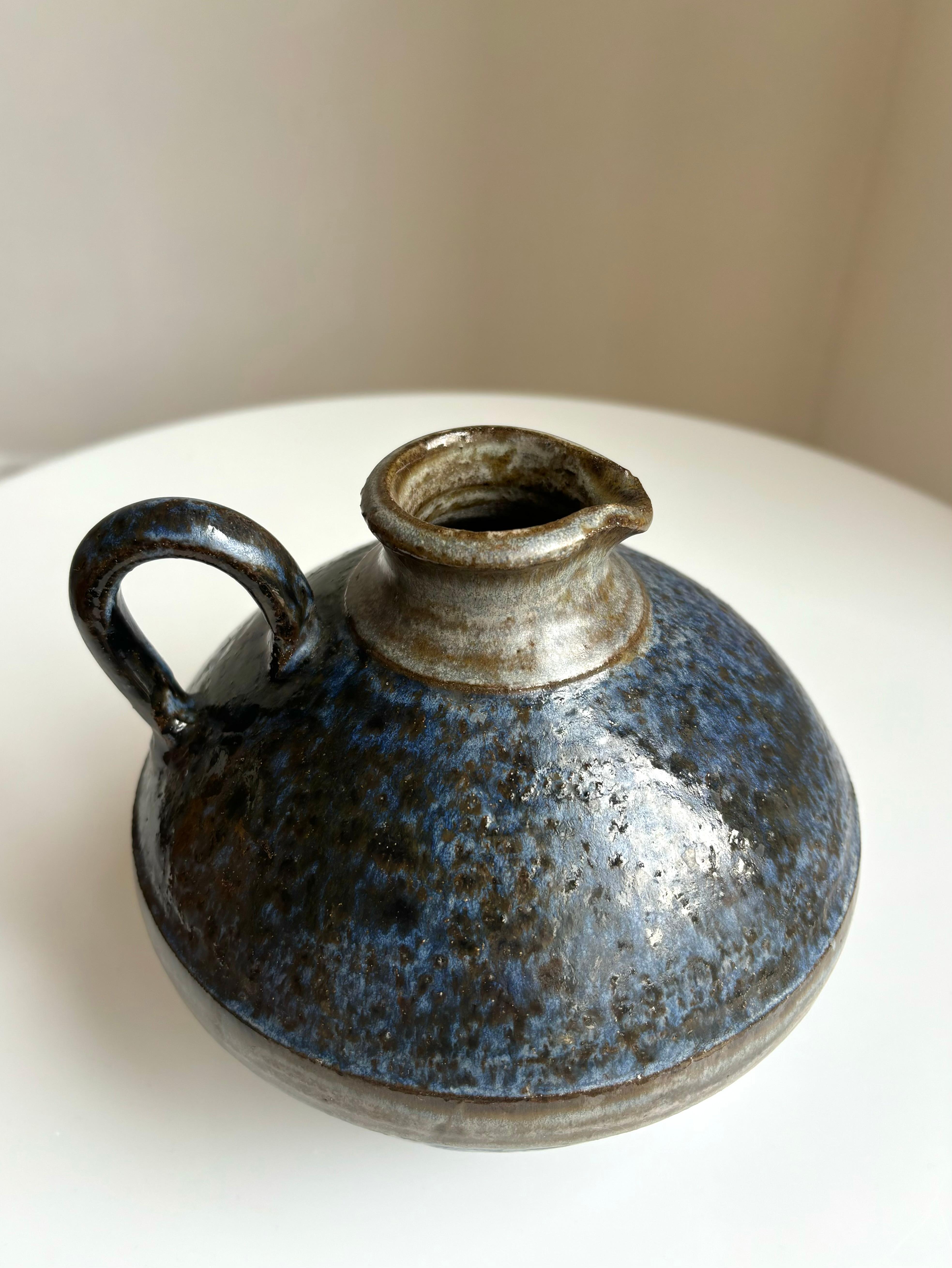 Ceramica Vaso brocca danese moderno blu notte, anni '60 in vendita