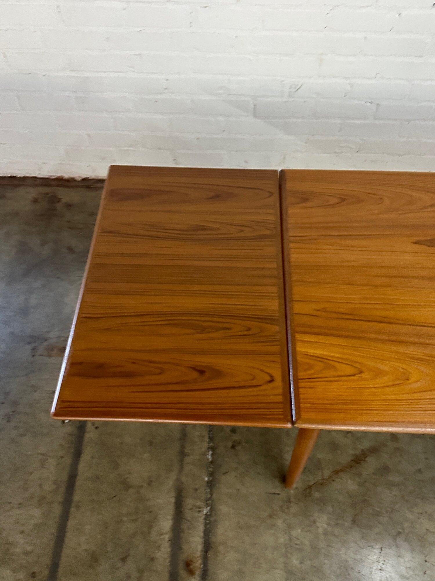 Danish modern minimal dining table In Good Condition For Sale In Los Angeles, CA