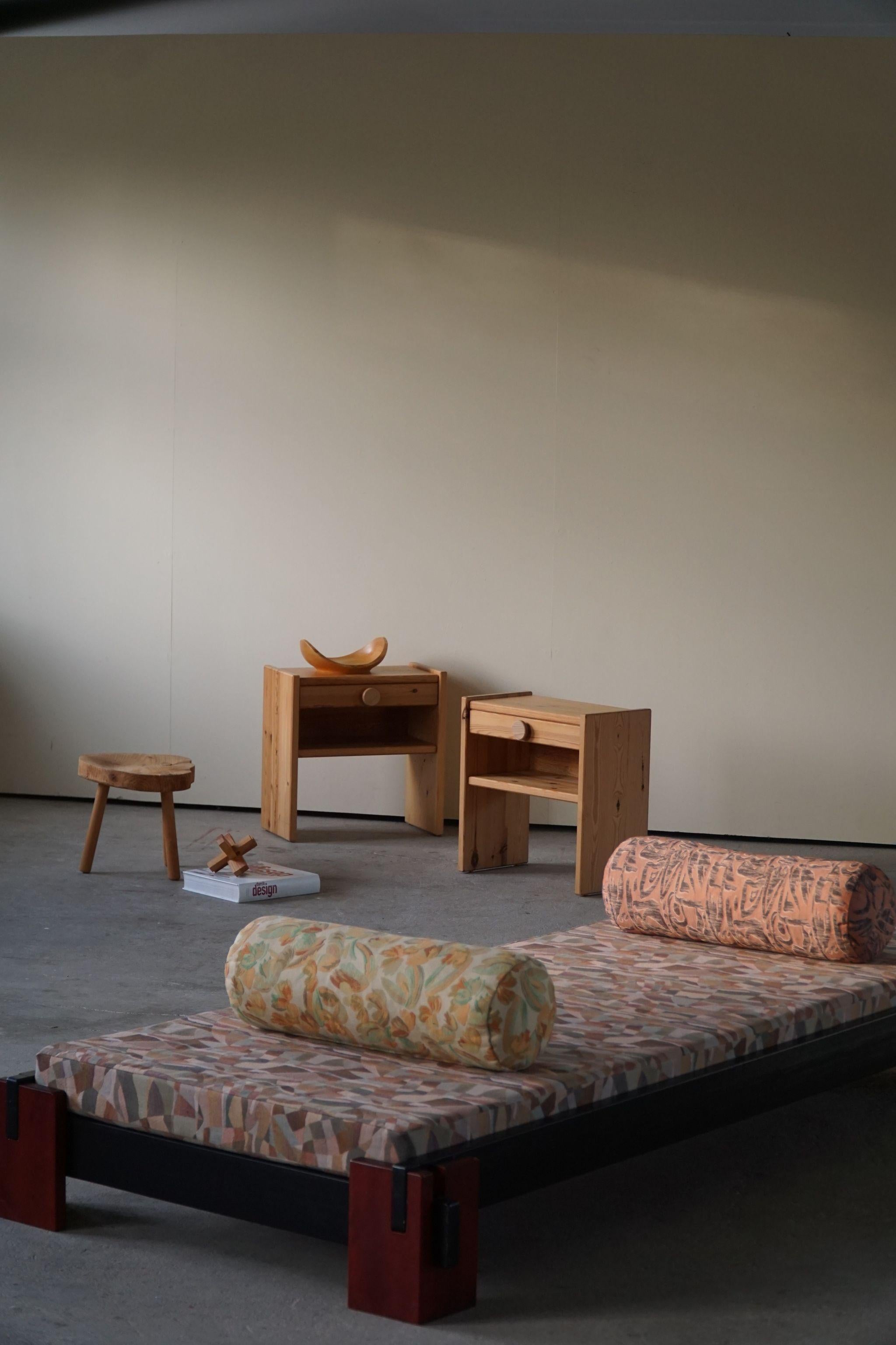 Dänisches modernes, minimalistisches Tagesbett, neu gepolstert mit Vintage-Stoff, hergestellt 1980er Jahre im Angebot 7