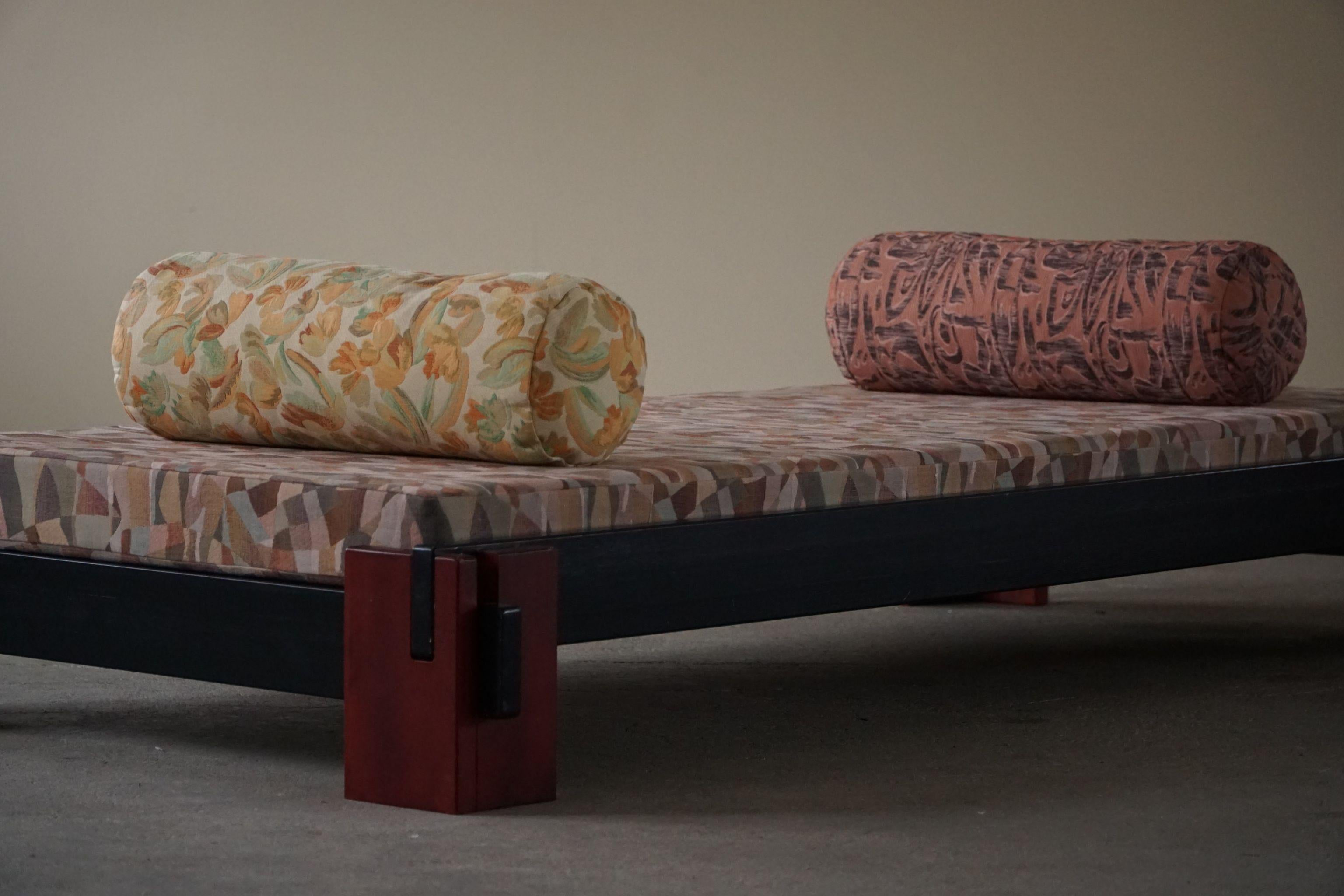 Danish Modern, Minimalist Daybed Reupholstered in Vintage Fabric, Made in 1980s For Sale 2