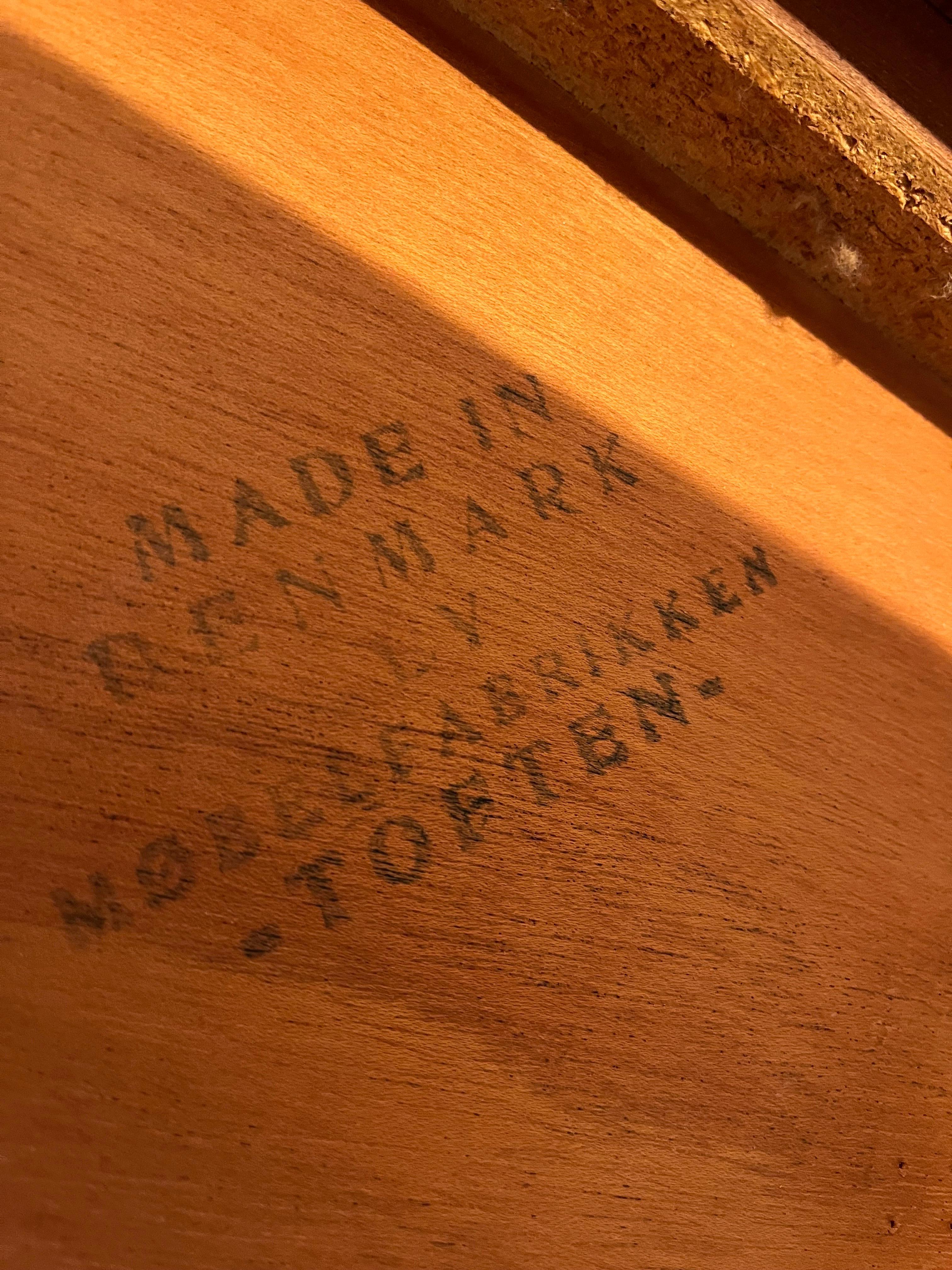 Danish Modern Mobelfabrikken Toften Teak 2-Tier End Table For Sale 5