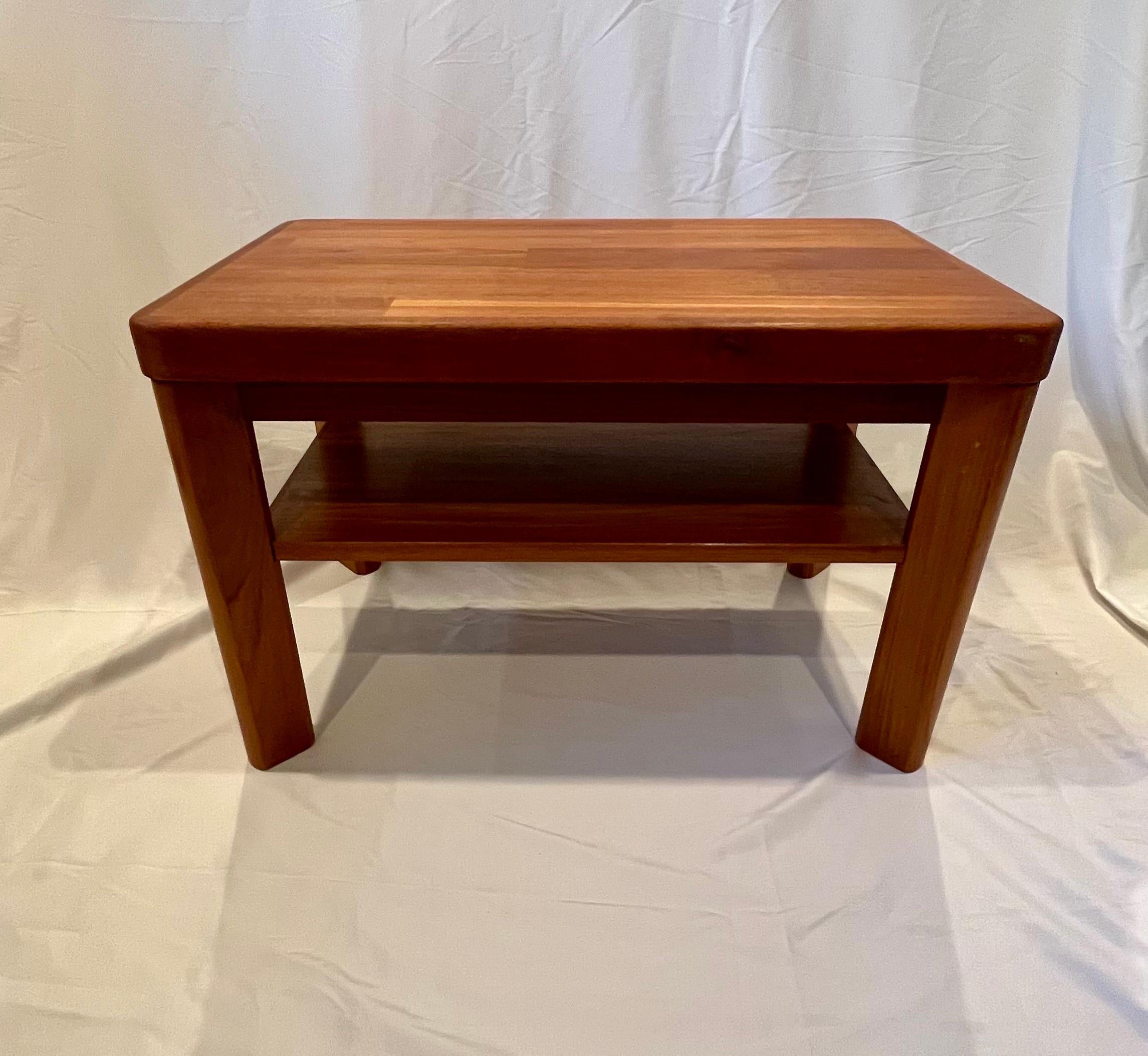 Substantial Danish modern end table by Mobelfabrikken Toften. 2 Tiers. Solid construction and classic Danish design.
Curbside to NYC/Philly $400