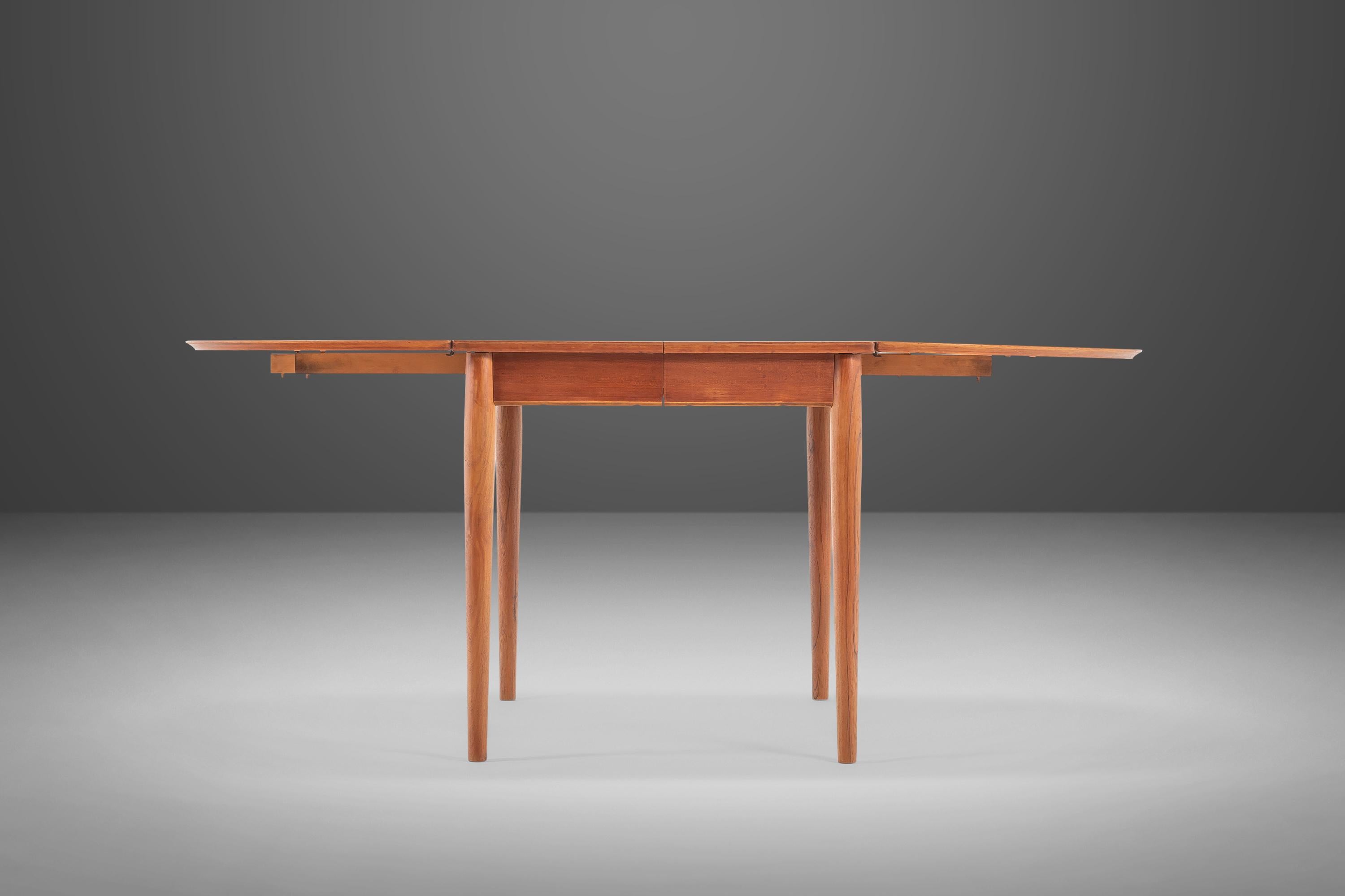 Langer ausziehbarer Esstisch aus Teakholz Modell 227 von Arne Vodder für Sibast, ca. 1960er Jahre (Moderne der Mitte des Jahrhunderts) im Angebot