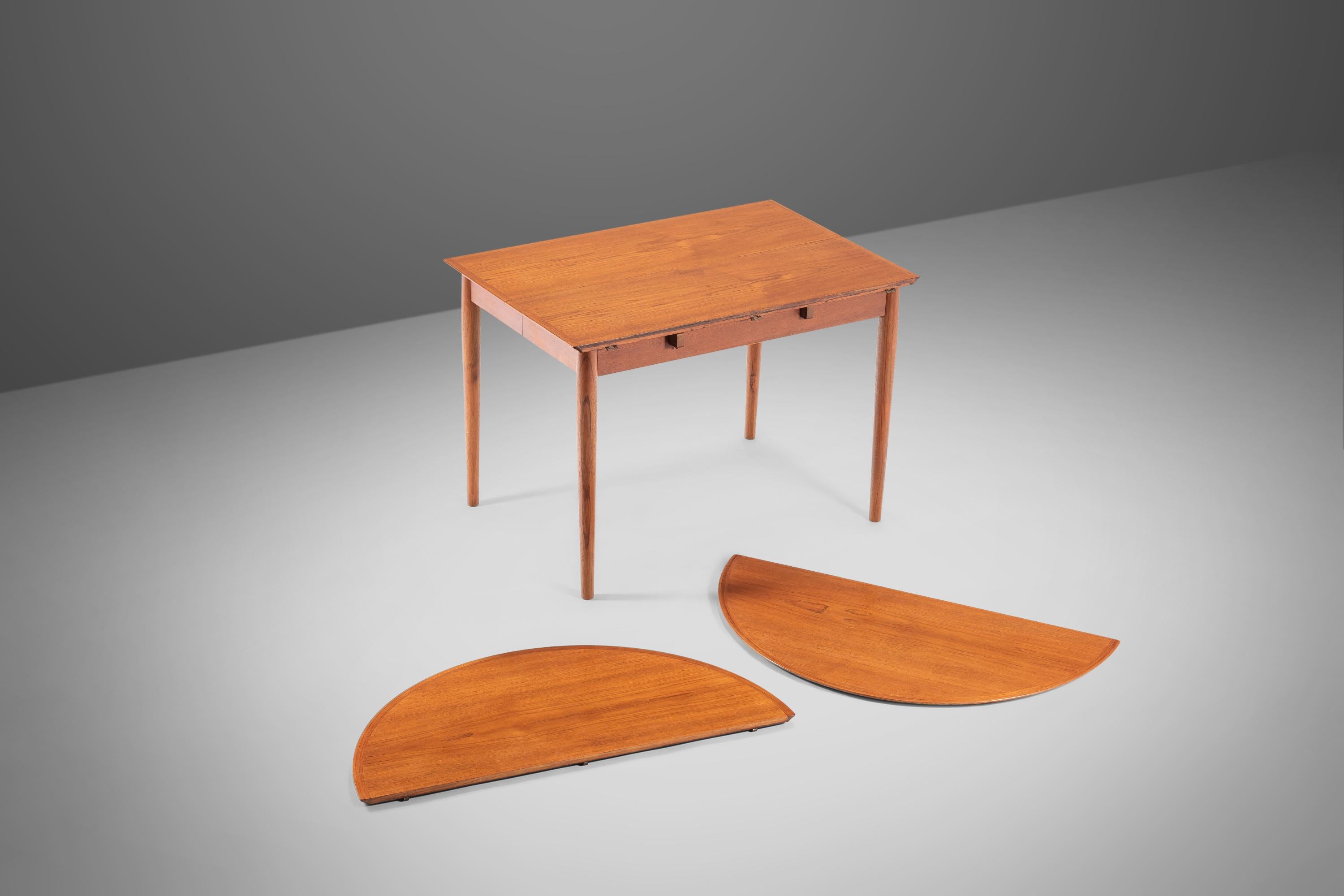 Model 227 Teak Long Extension Dining Table by Arne Vodder for Sibast, c. 1960s In Good Condition For Sale In Deland, FL