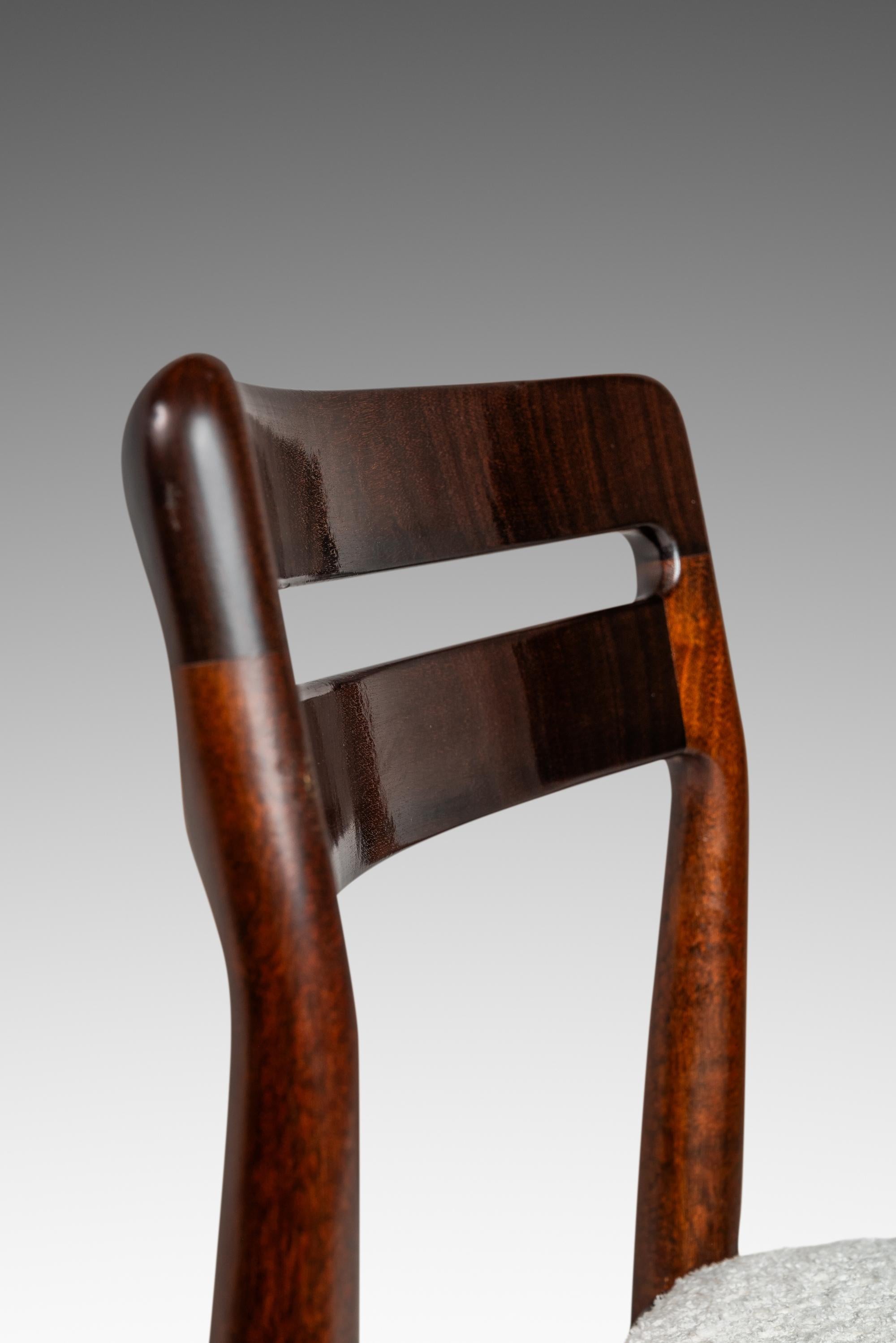 Il modello 382 moderno danese in mogano di H.W. A. Klein per Bramin Møbler, anni '60 circa in vendita 6