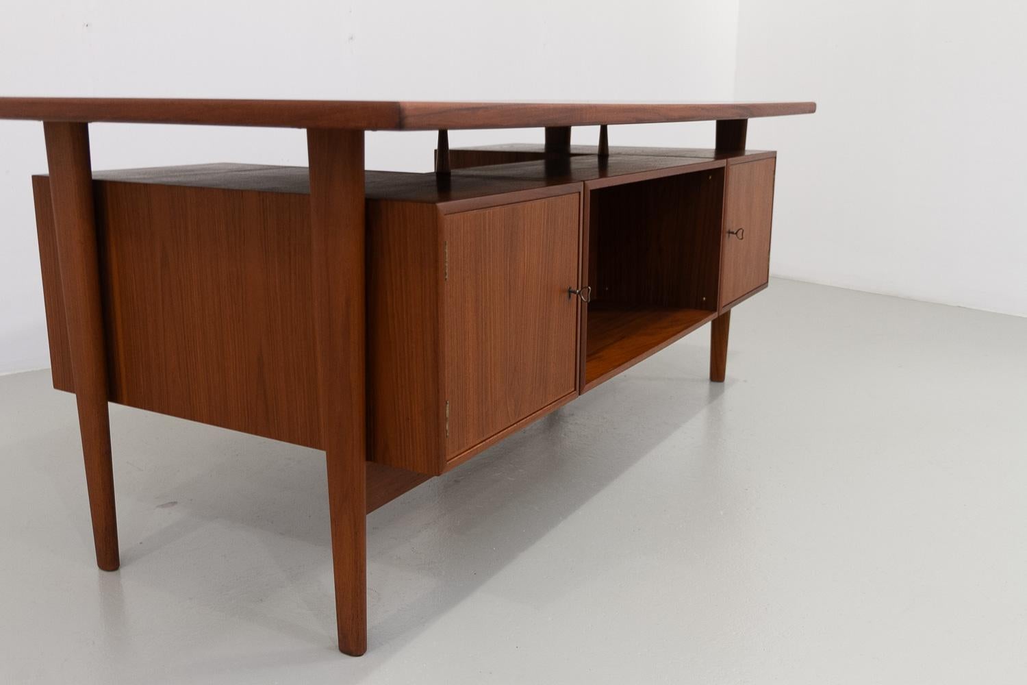 Danish Modern Model 58 Long Teak Desk by Kai Kristiansen by FM Møbler, 1960s. 9