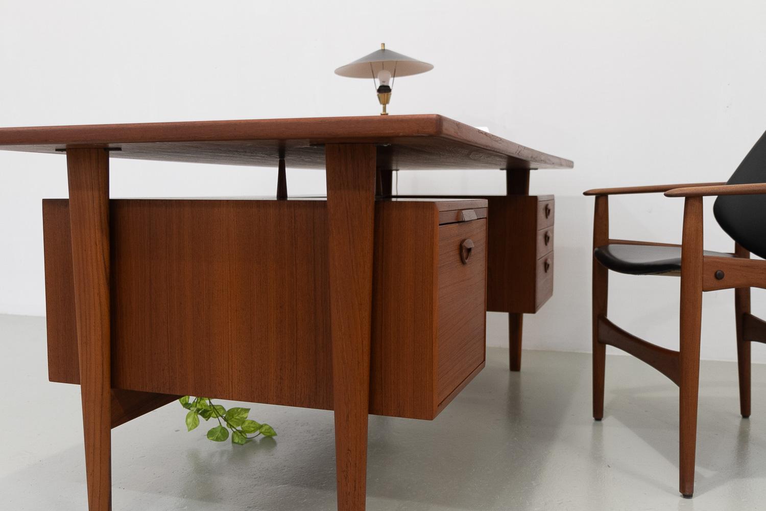 Danish Modern Model 58 Long Teak Desk by Kai Kristiansen by FM Møbler, 1960s. 14