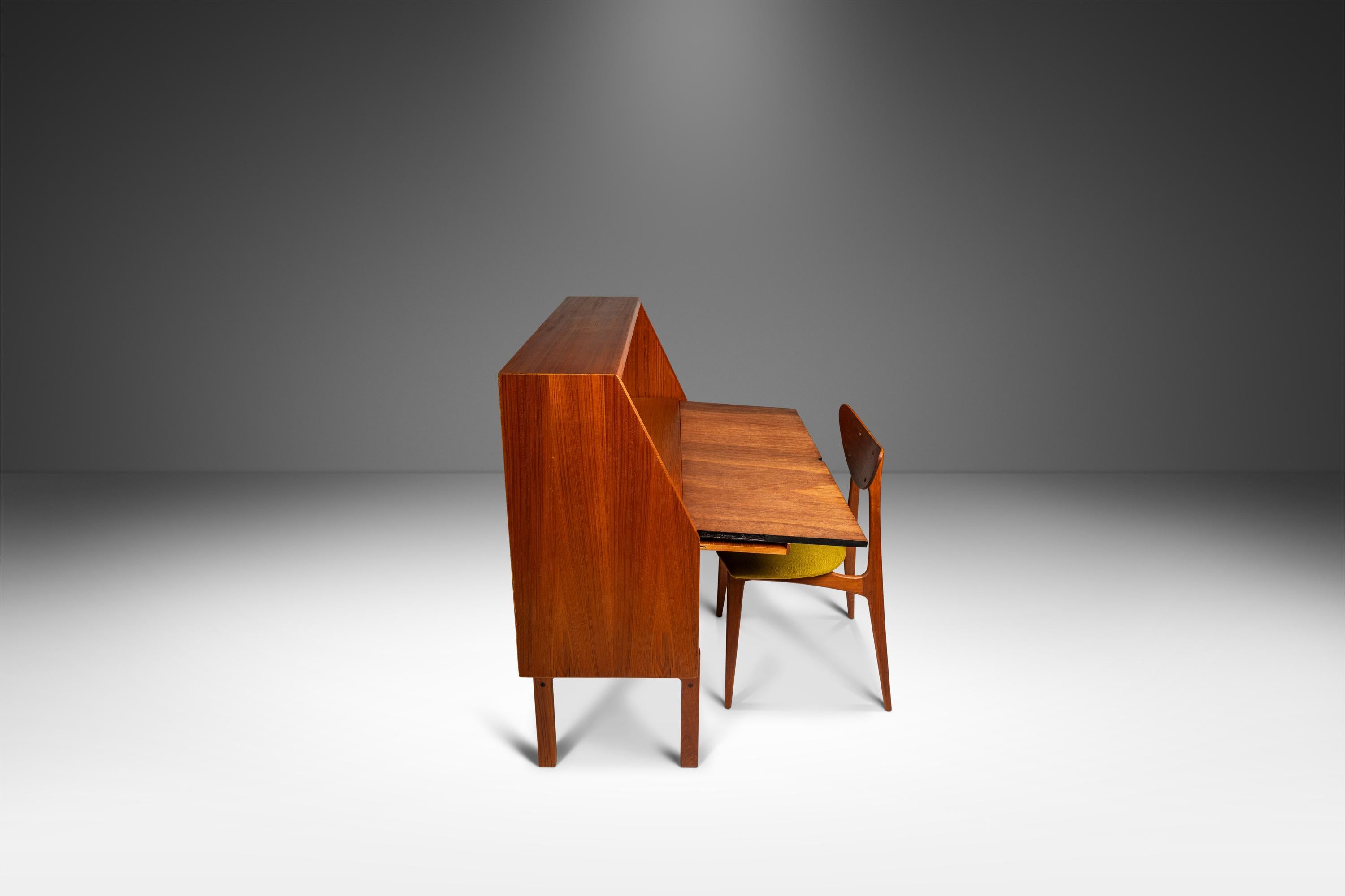 Danish Modern Model 68 Secretary Desk in Teak by Arne Wahl Iversen Vinde, 1960's For Sale 8