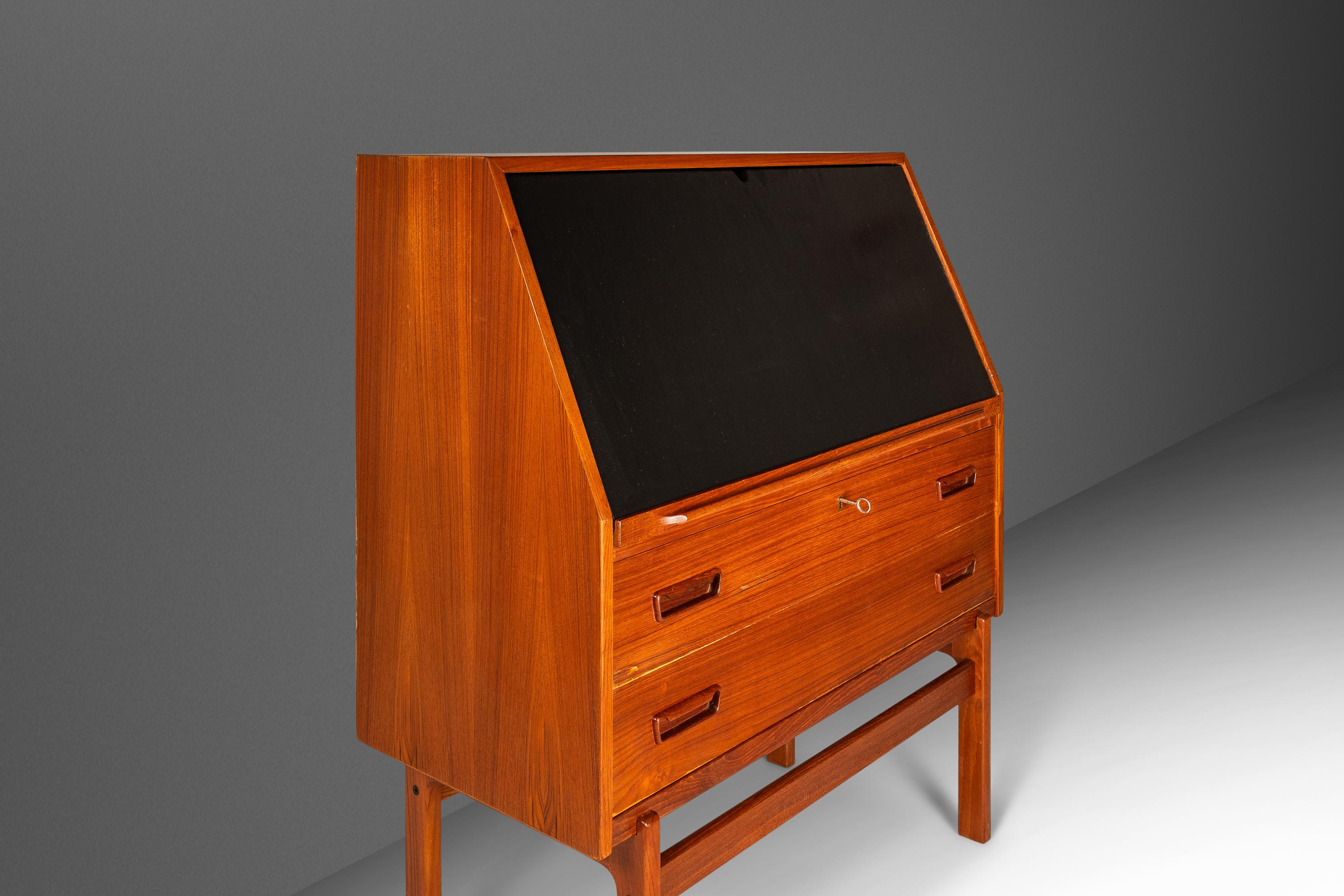 Danish Modern Model 68 Secretary Desk in Teak by Arne Wahl Iversen Vinde, 1960's For Sale 11