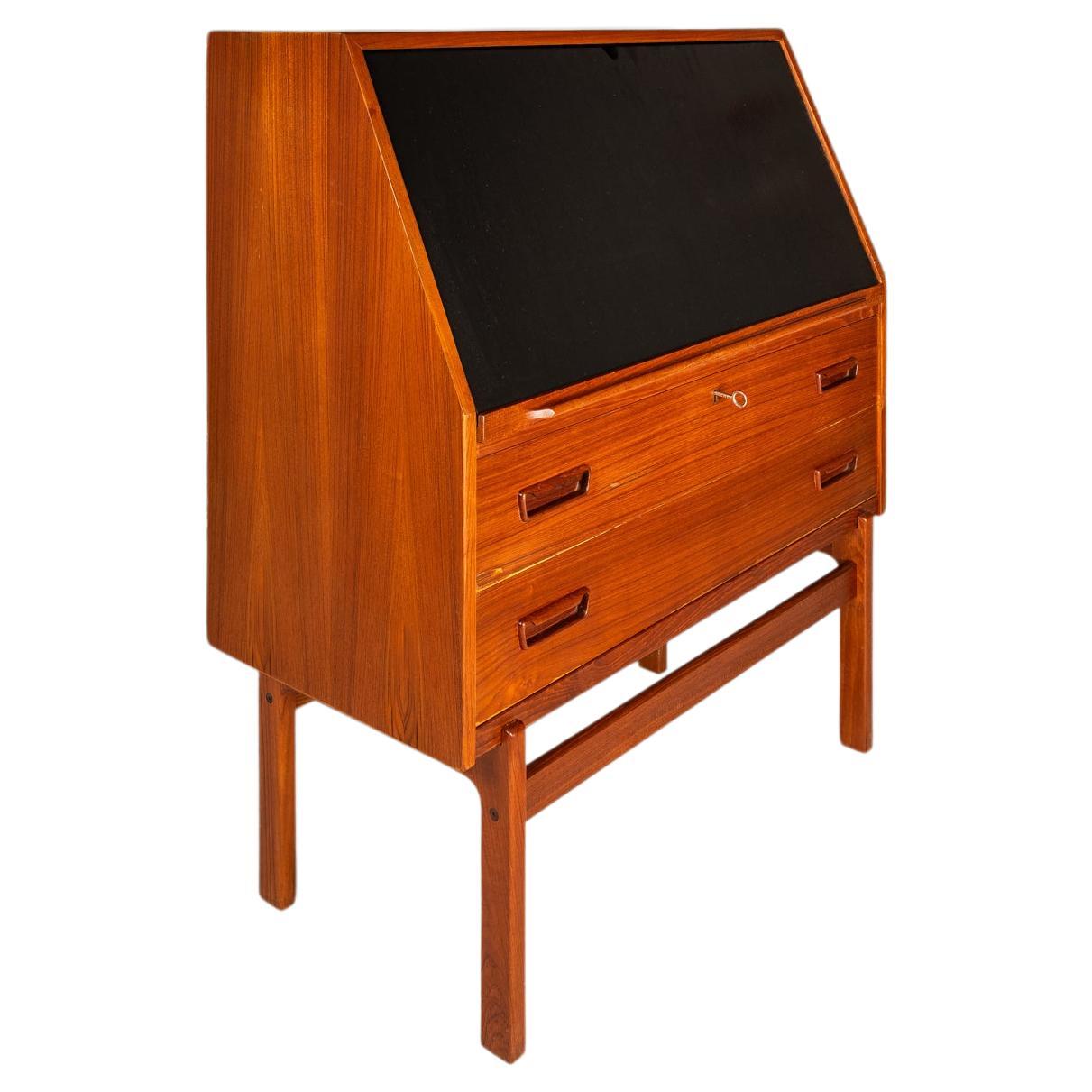 Danish Modern Model 68 Secretary Desk in Teak by Arne Wahl Iversen Vinde, 1960's For Sale