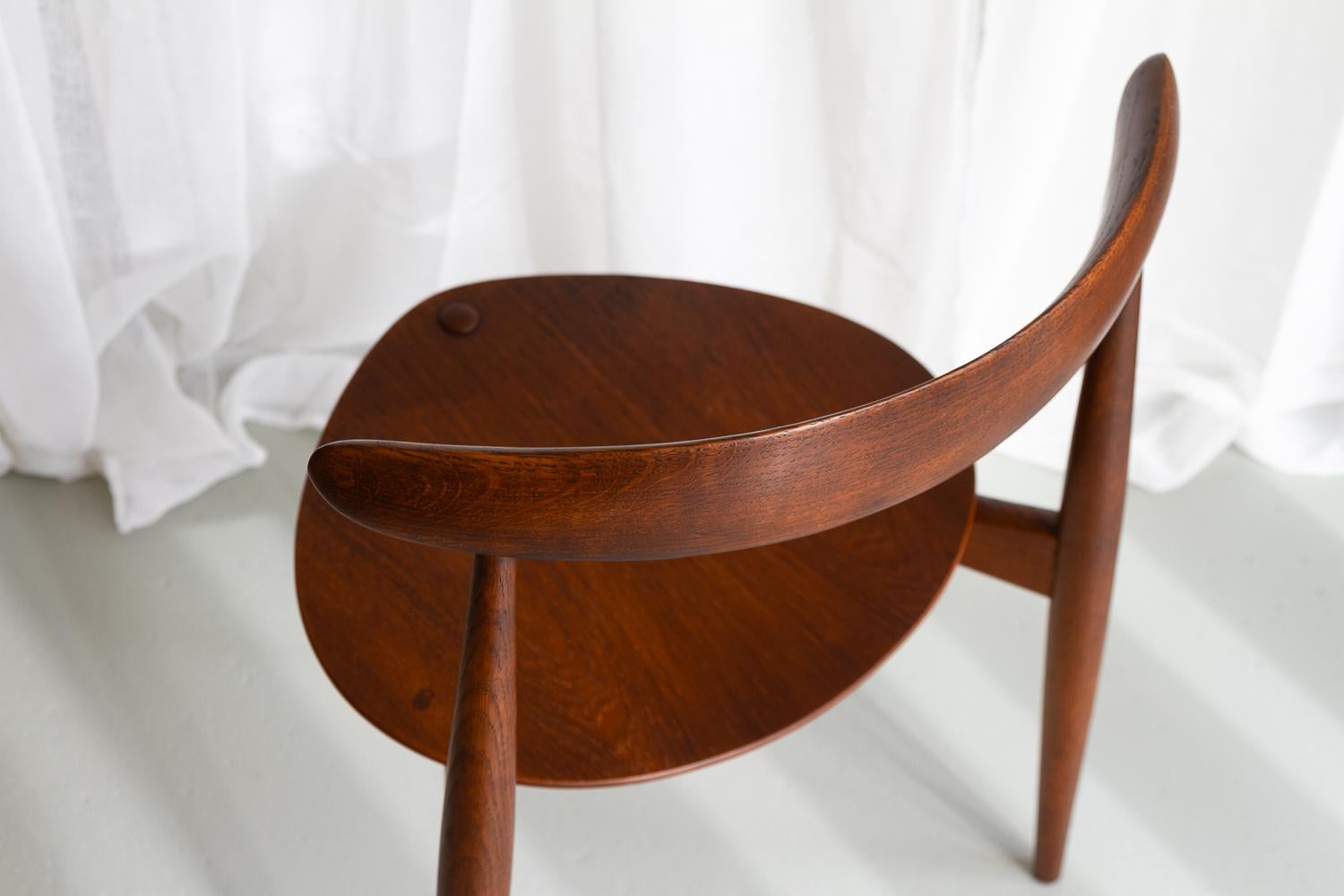 Danish Modern Model FH4103 Chair by Hans J. Wegner. 1950s. For Sale 6