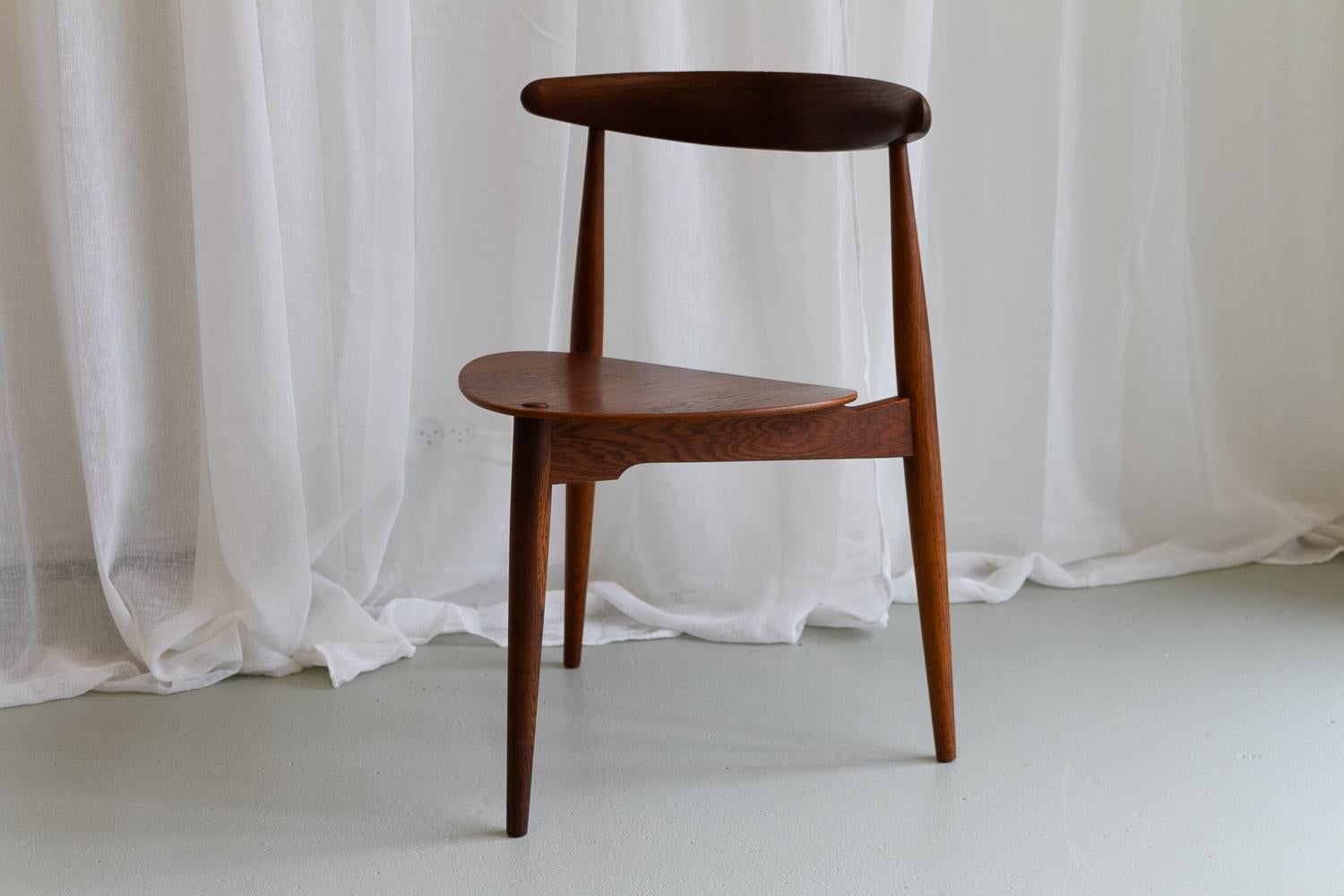 Scandinavian Modern Danish Modern Model FH4103 Chair by Hans J. Wegner. 1950s. For Sale