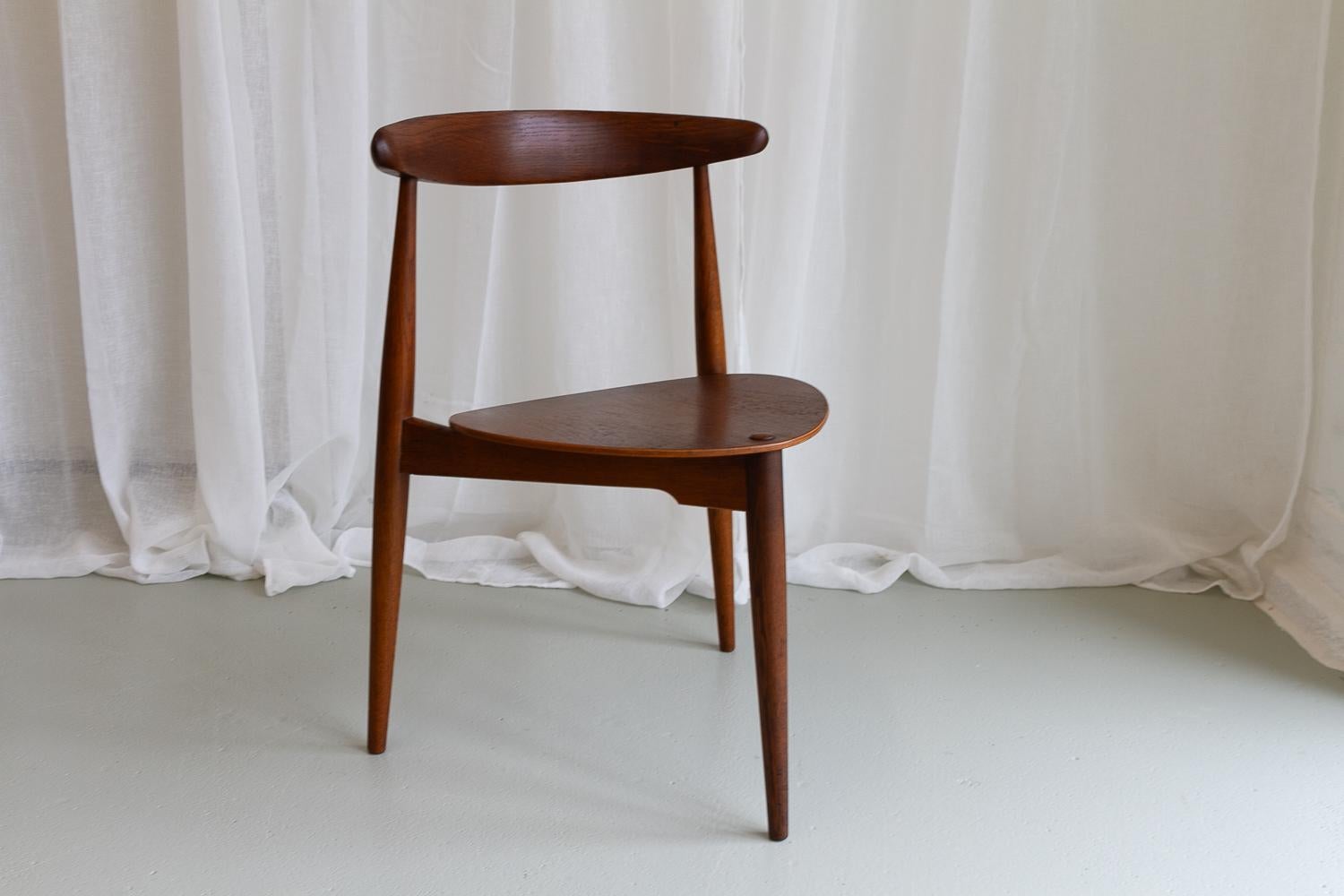 Danish Modern Model FH4103 Chair by Hans J. Wegner. 1950s. In Good Condition For Sale In Asaa, DK