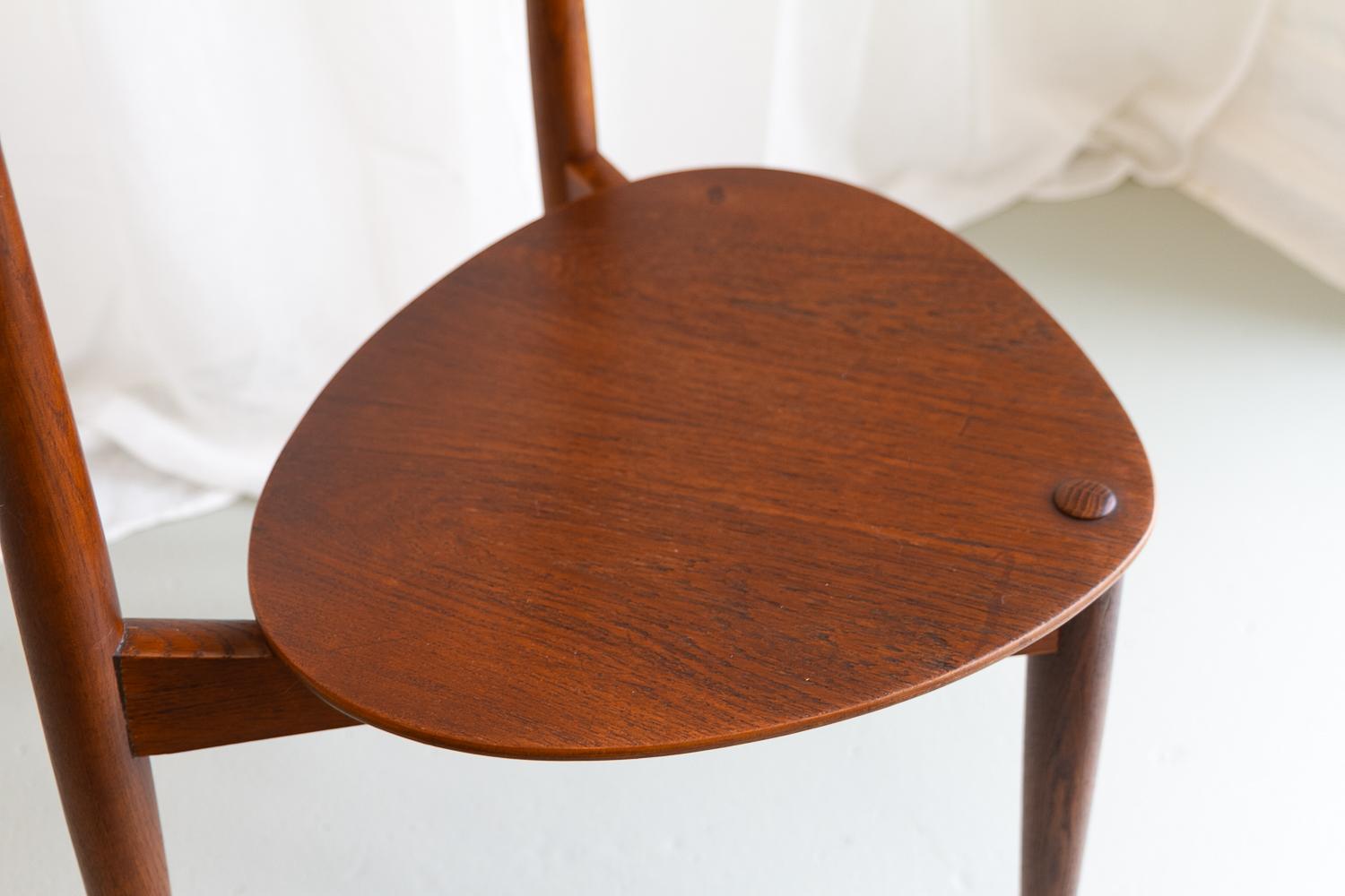 Oak Danish Modern Model FH4103 Chair by Hans J. Wegner. 1950s. For Sale