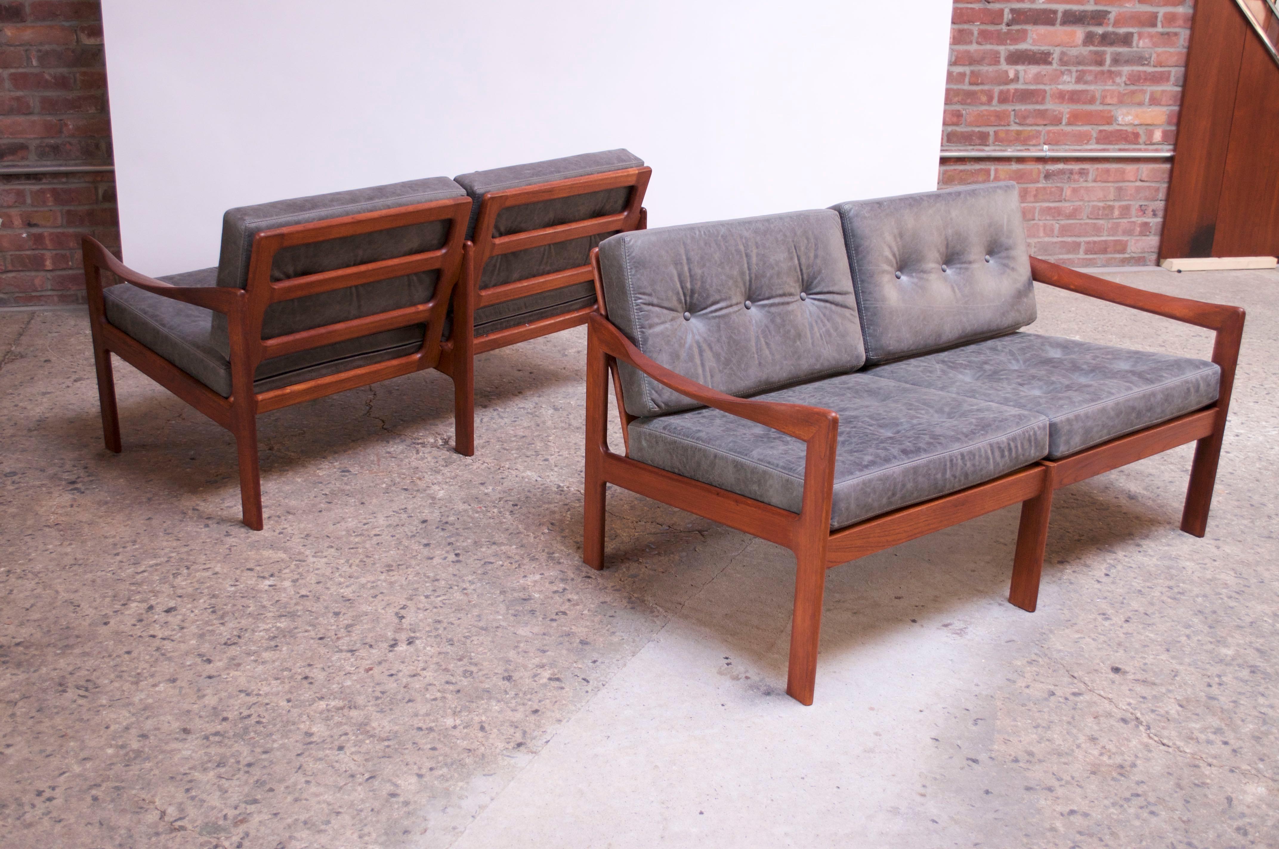 Danish Modern Modular Sofa / Living Room Suite by Illum Wikkelsø In Good Condition In Brooklyn, NY