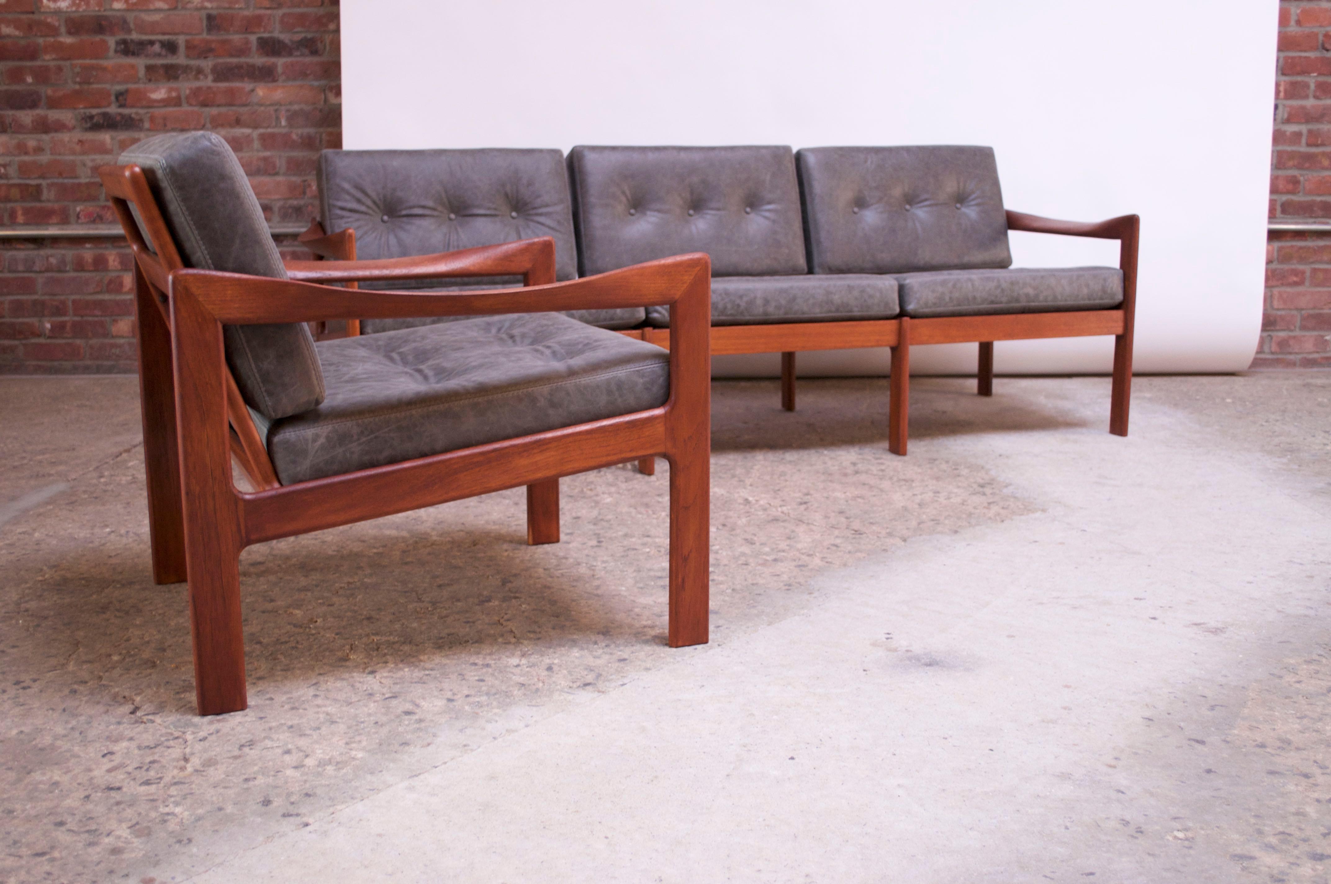 Danish Modern Modular Sofa / Living Room Suite by Illum Wikkelsø 3