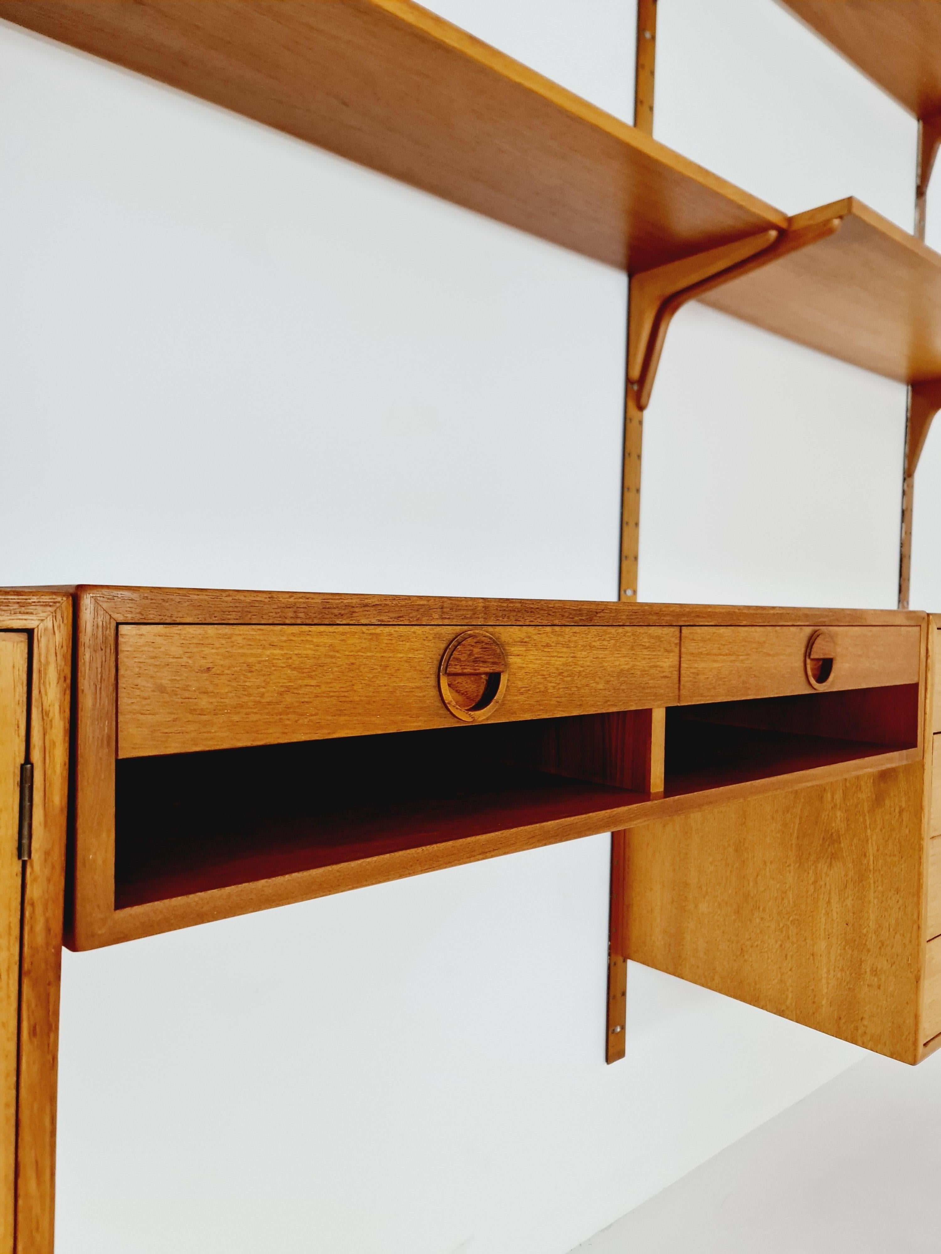 Danish modern modular teak shelving system by Hansen & Guldborg Mobler, Denmark For Sale 12