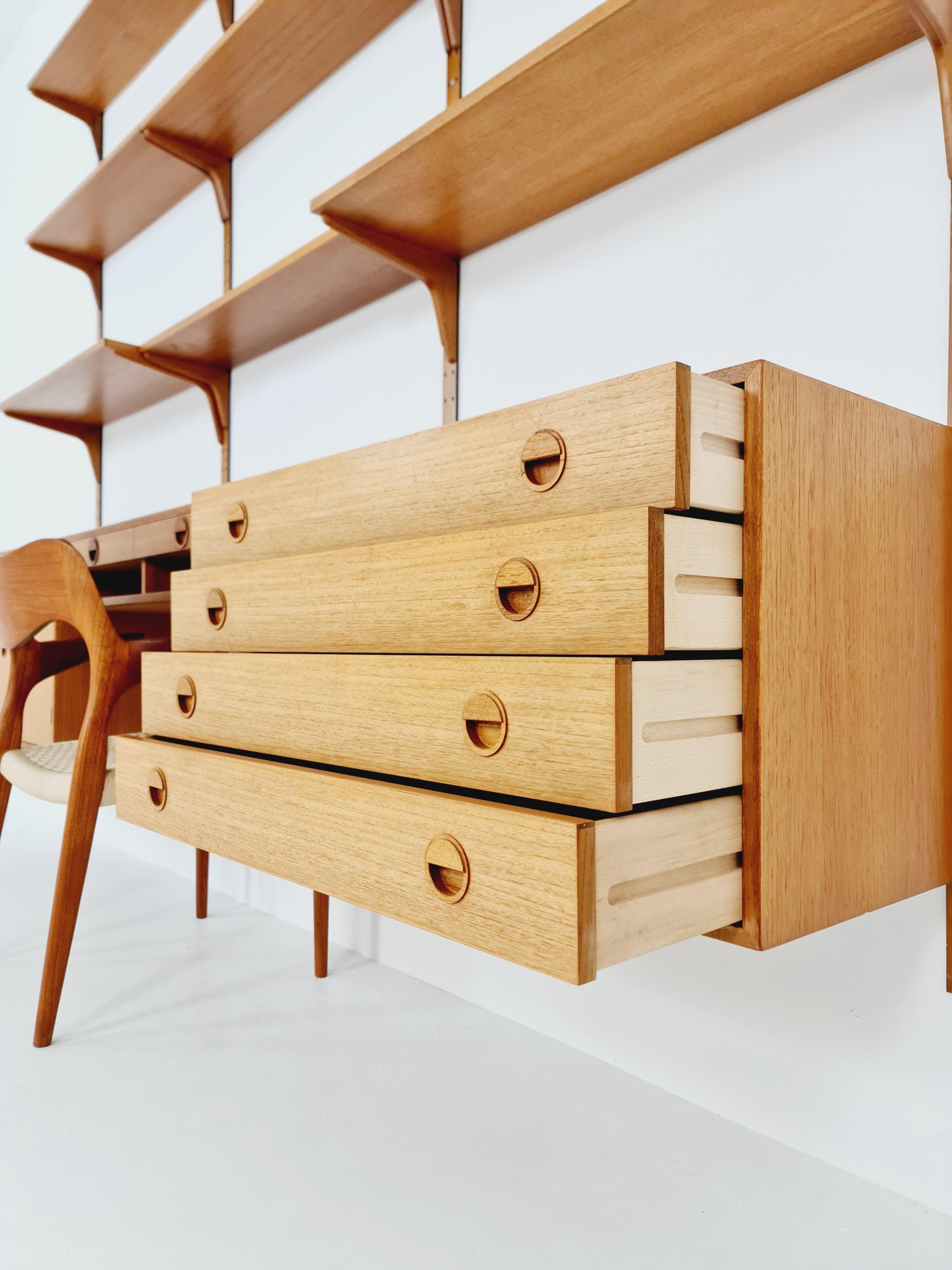 Danish modern modular teak shelving system by Hansen & Guldborg Mobler, Denmark For Sale 1