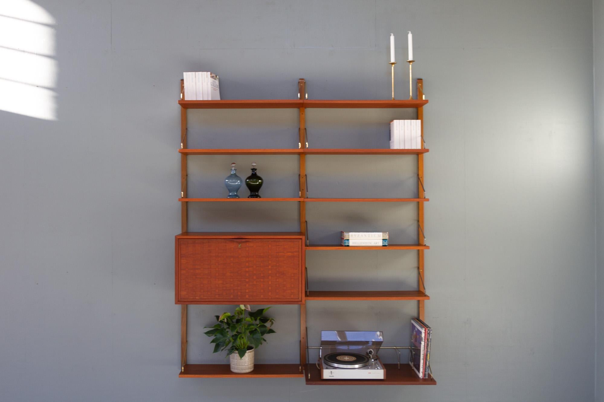 Danish Modern Modular Teak Wall Unit by Poul Cadovius for Cado 1950s For Sale 7