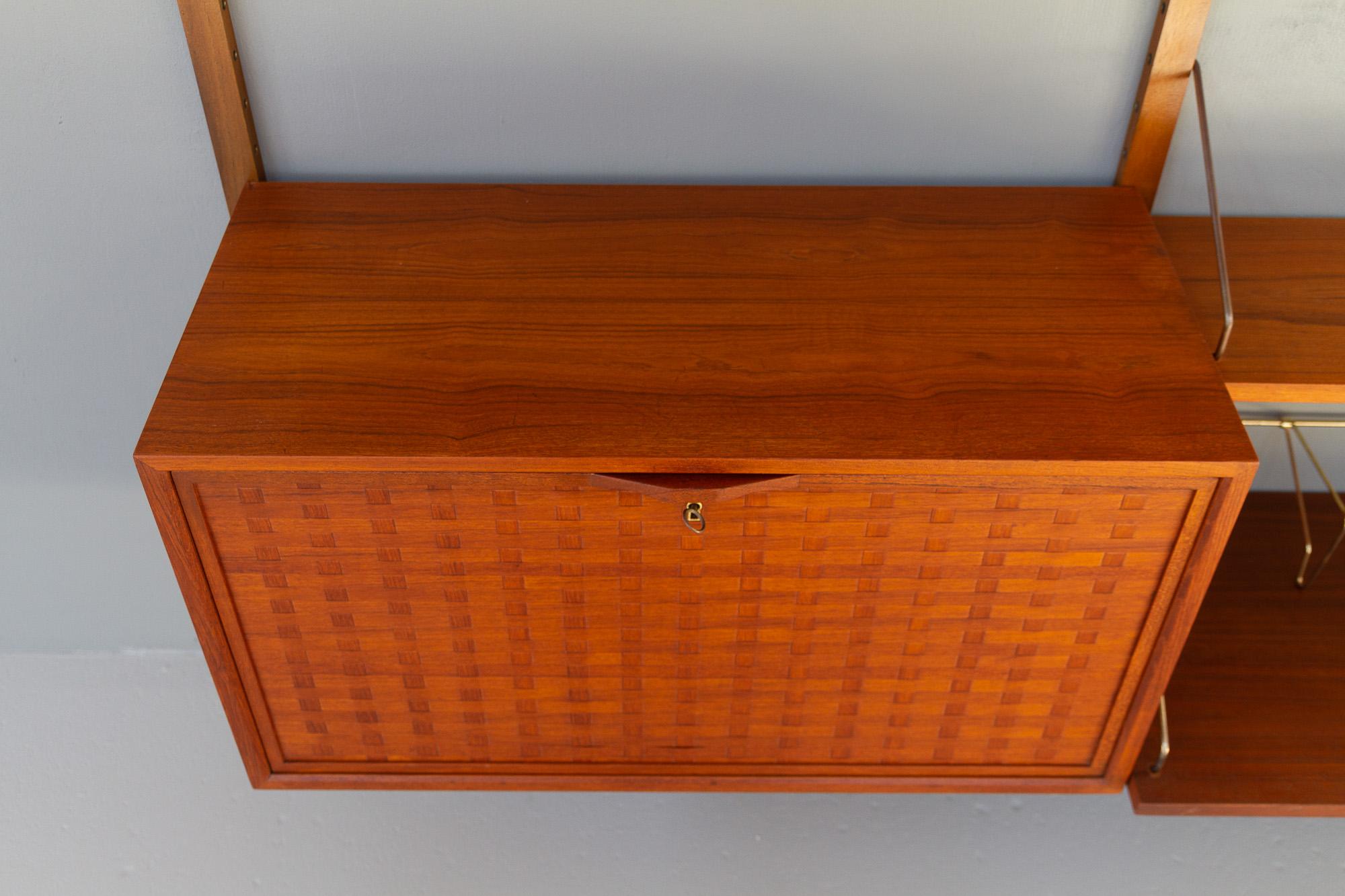 Danish Modern Modular Teak Wall Unit by Poul Cadovius for Cado 1950s In Good Condition For Sale In Asaa, DK