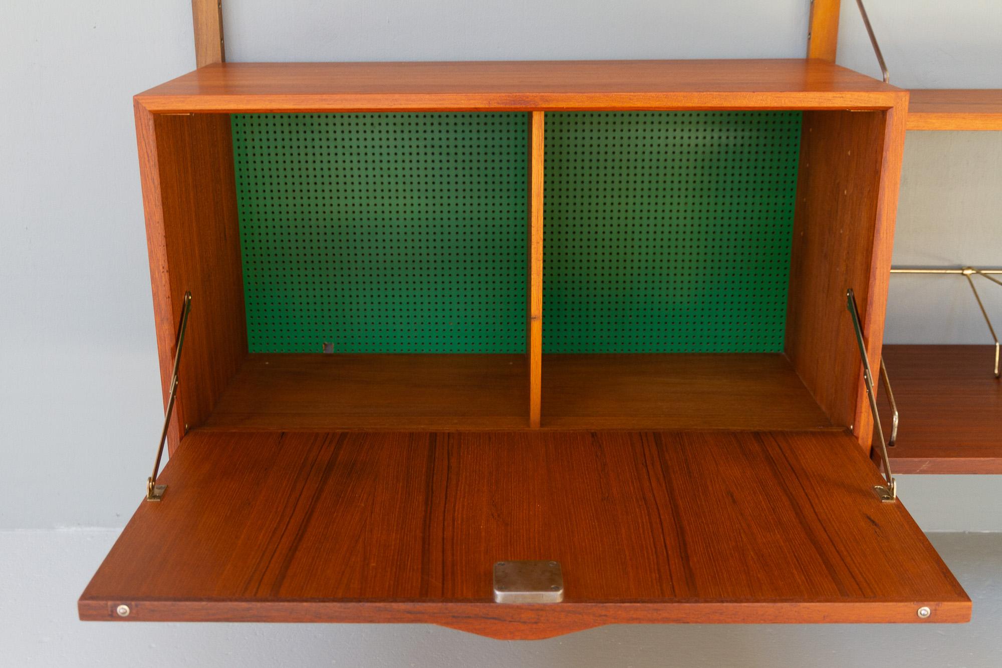 Modularer dänischer Wandschrank aus Teakholz von Poul Cadovius für Cado, 1950er Jahre (Mitte des 20. Jahrhunderts) im Angebot