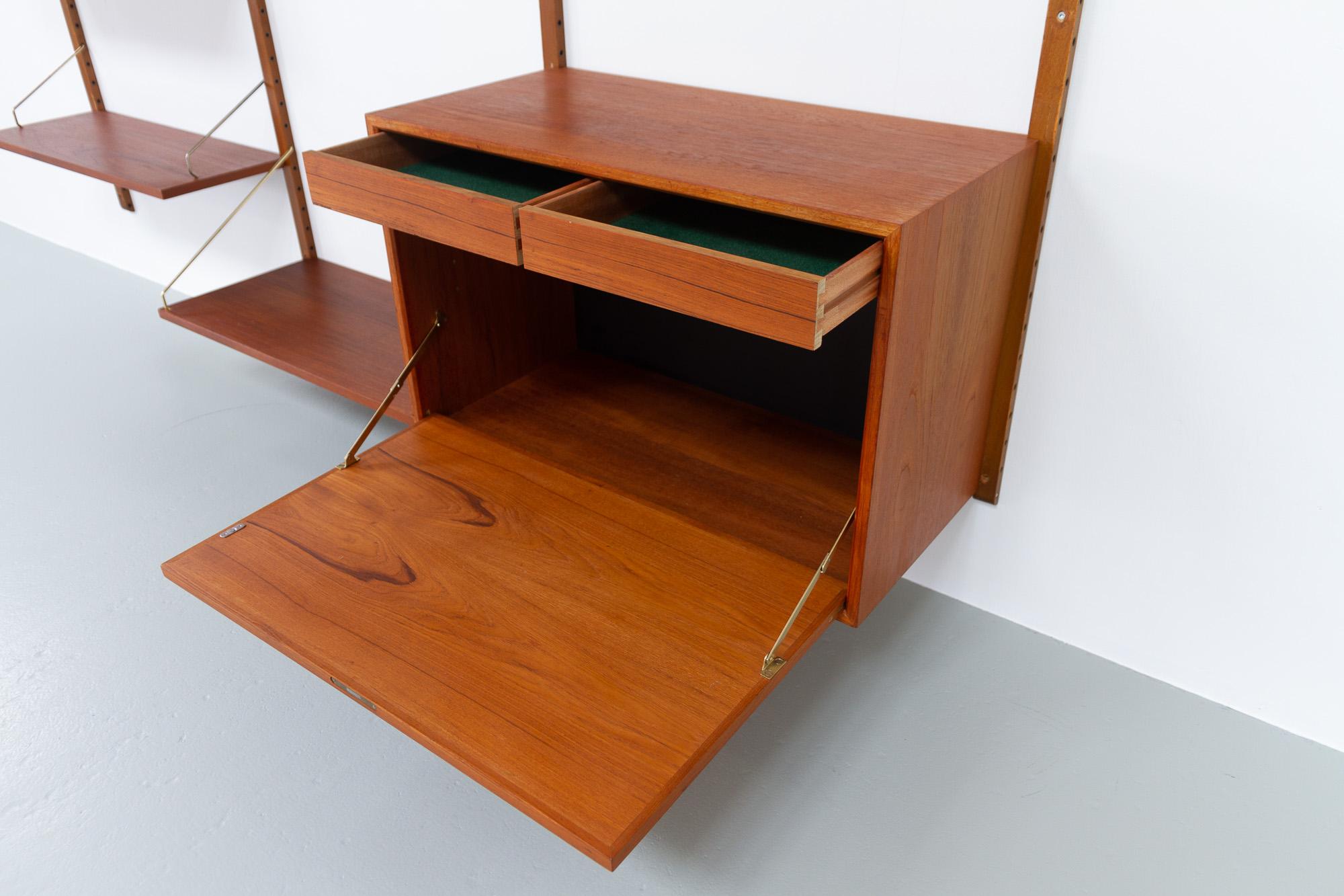 Modularer dänischer Wandschrank aus Teakholz von Poul Cadovius für Cado, 1960er Jahre (Dänisch)