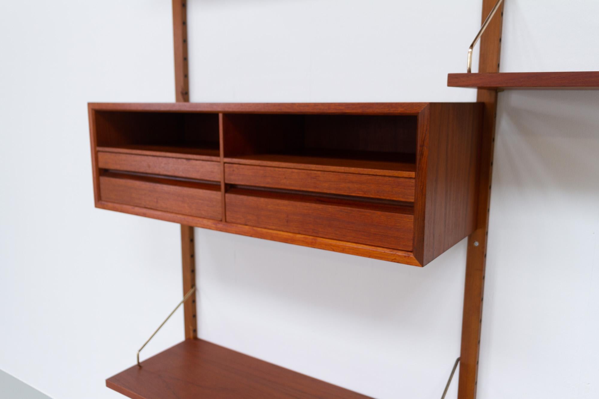 Modularer dänischer Wandschrank aus Teakholz von Poul Cadovius für Cado, 1960er Jahre im Zustand „Gut“ in Asaa, DK