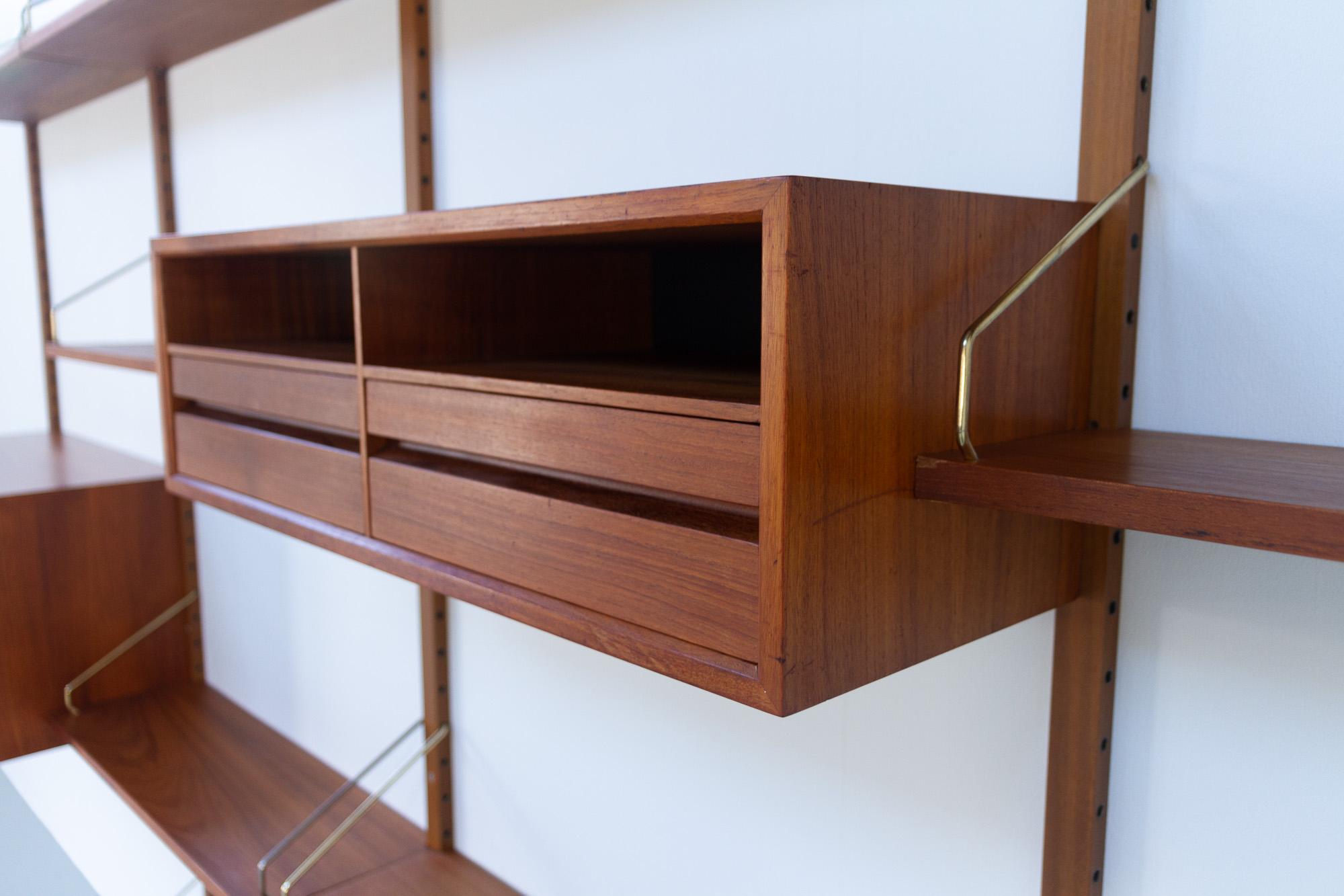 Modularer dänischer Wandschrank aus Teakholz von Poul Cadovius für Cado, 1960er Jahre im Angebot 1