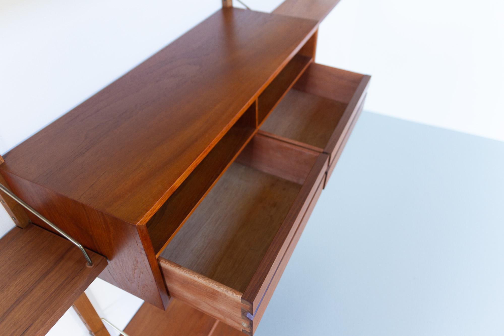 Modularer dänischer Wandschrank aus Teakholz von Poul Cadovius für Cado, 1960er Jahre im Angebot 2