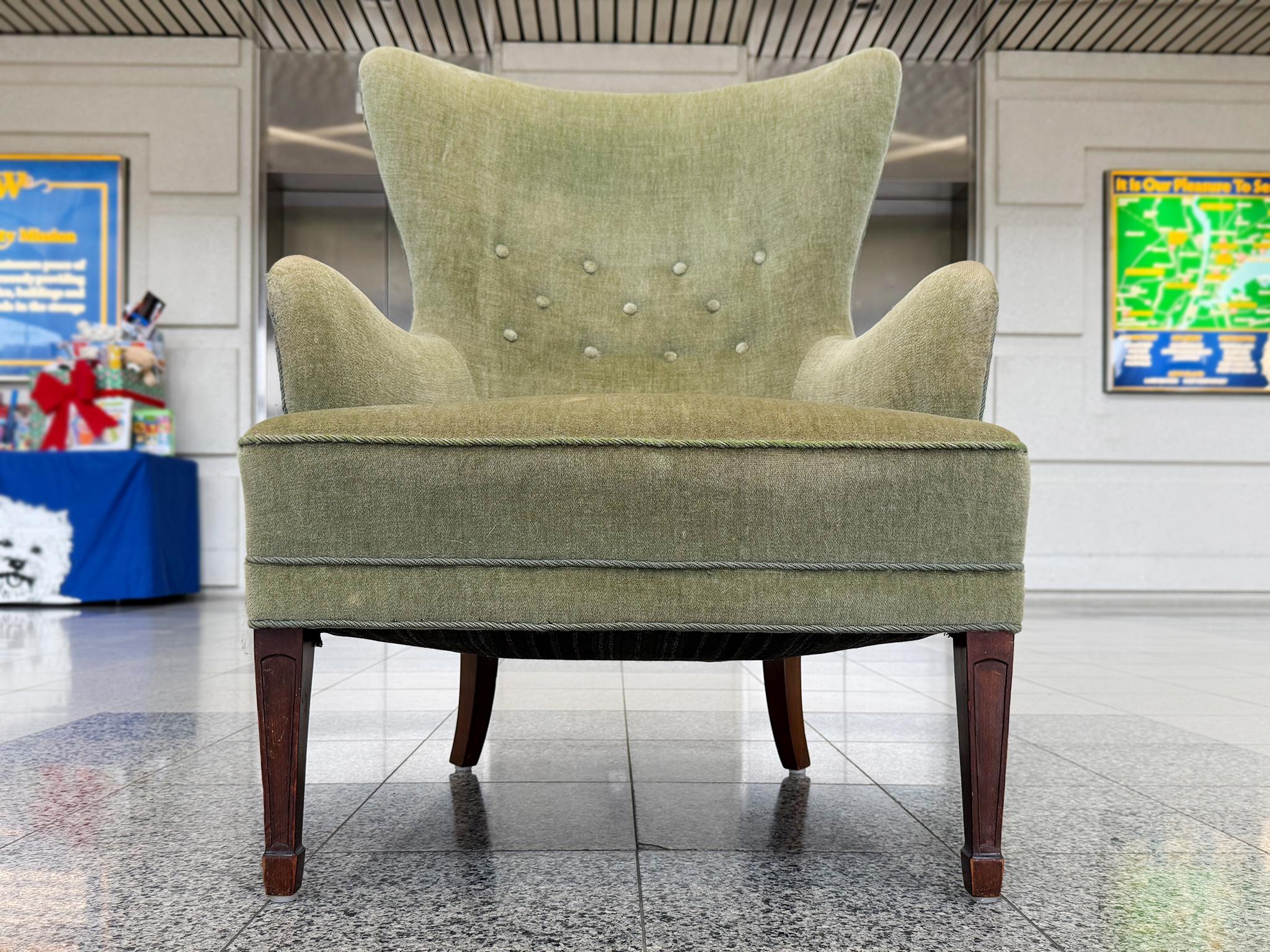 Danish Modern Mohair Wingback Armchair in the Style of Frits Henningsen (Skandinavische Moderne) im Angebot