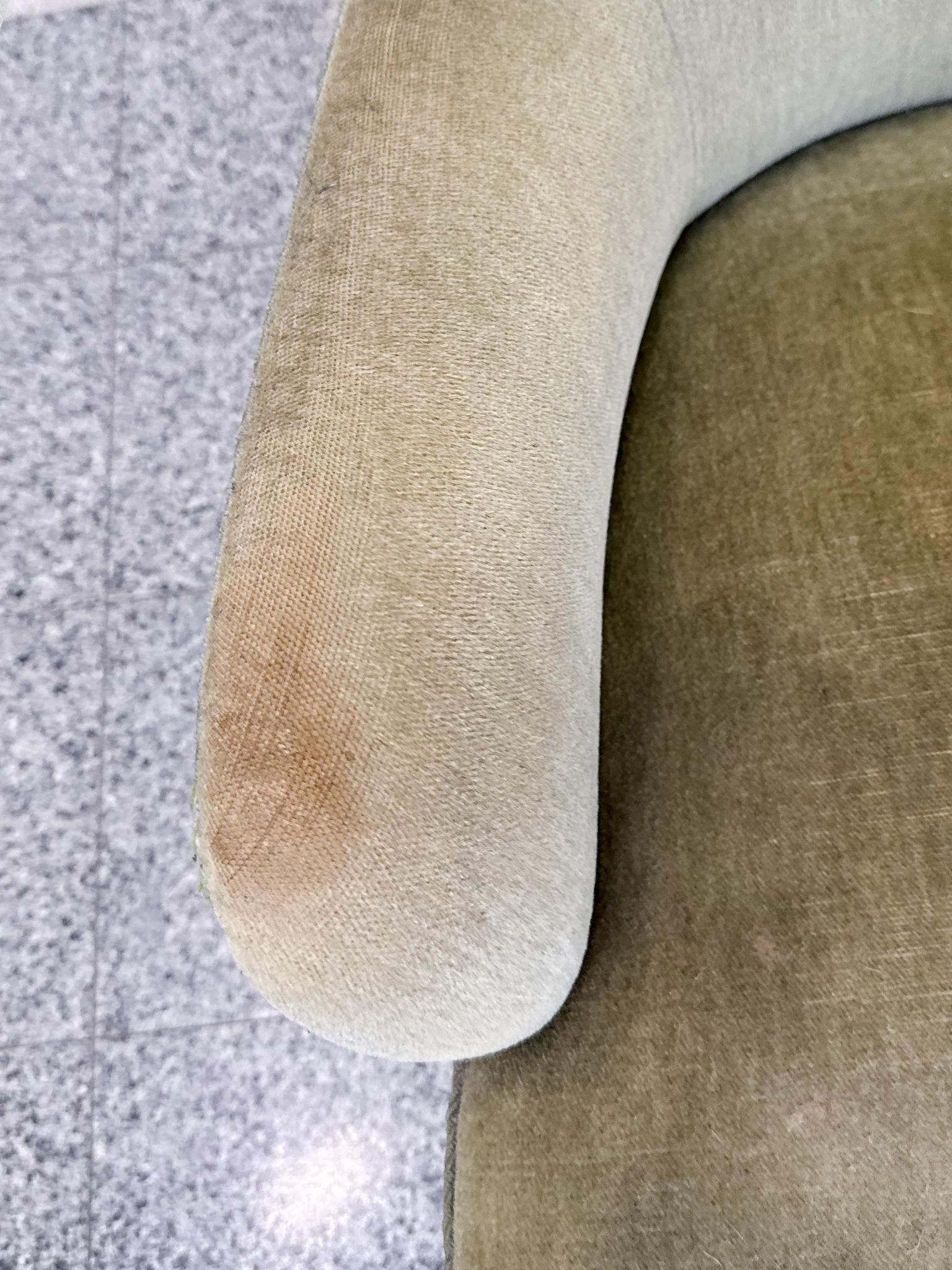 Danish Modern Mohair Wingback Armchair in the Style of Frits Henningsen (Mitte des 20. Jahrhunderts) im Angebot