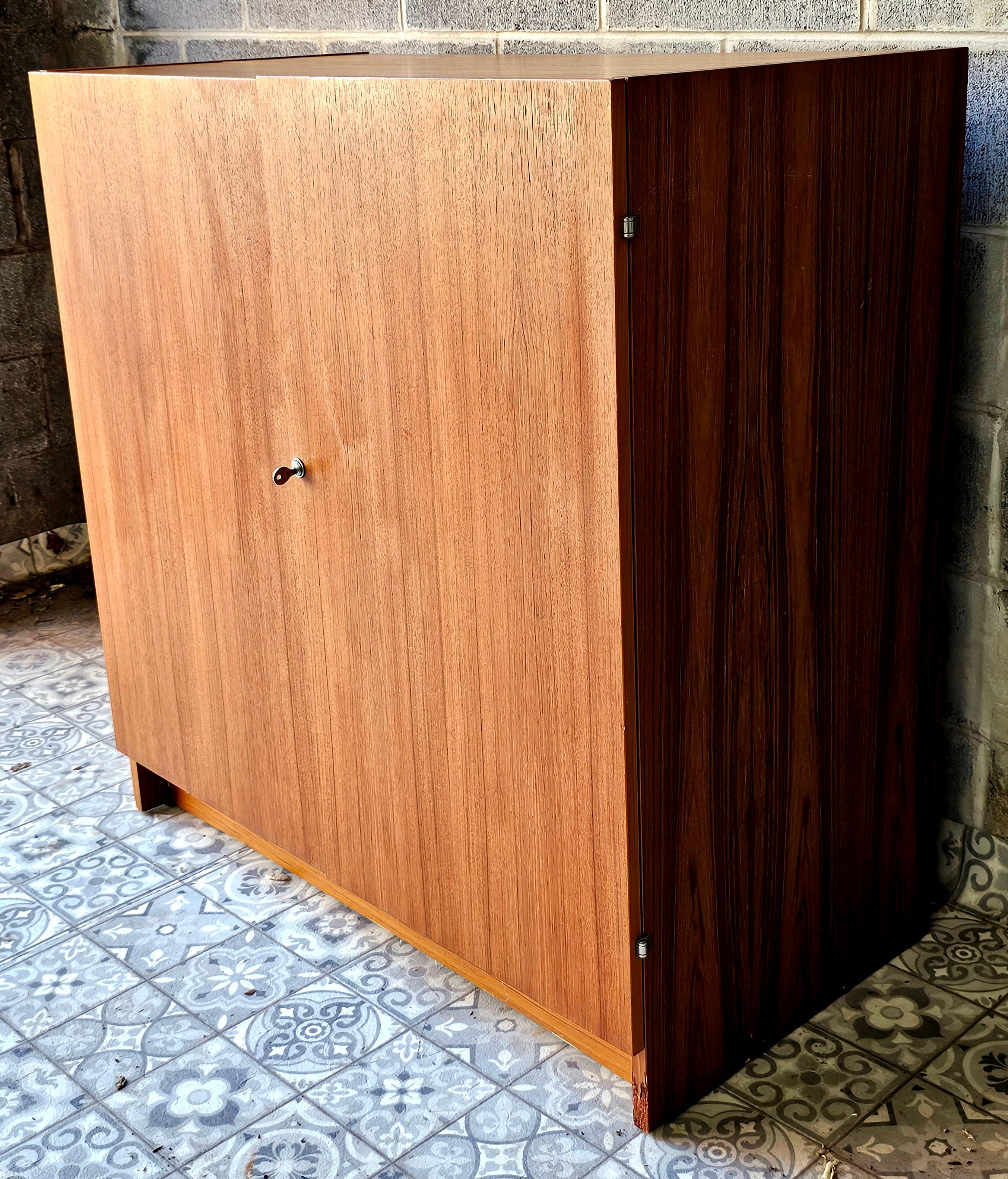 Scrivania in teak in stile danese moderno di Mummenthaler and Meier in vendita 4