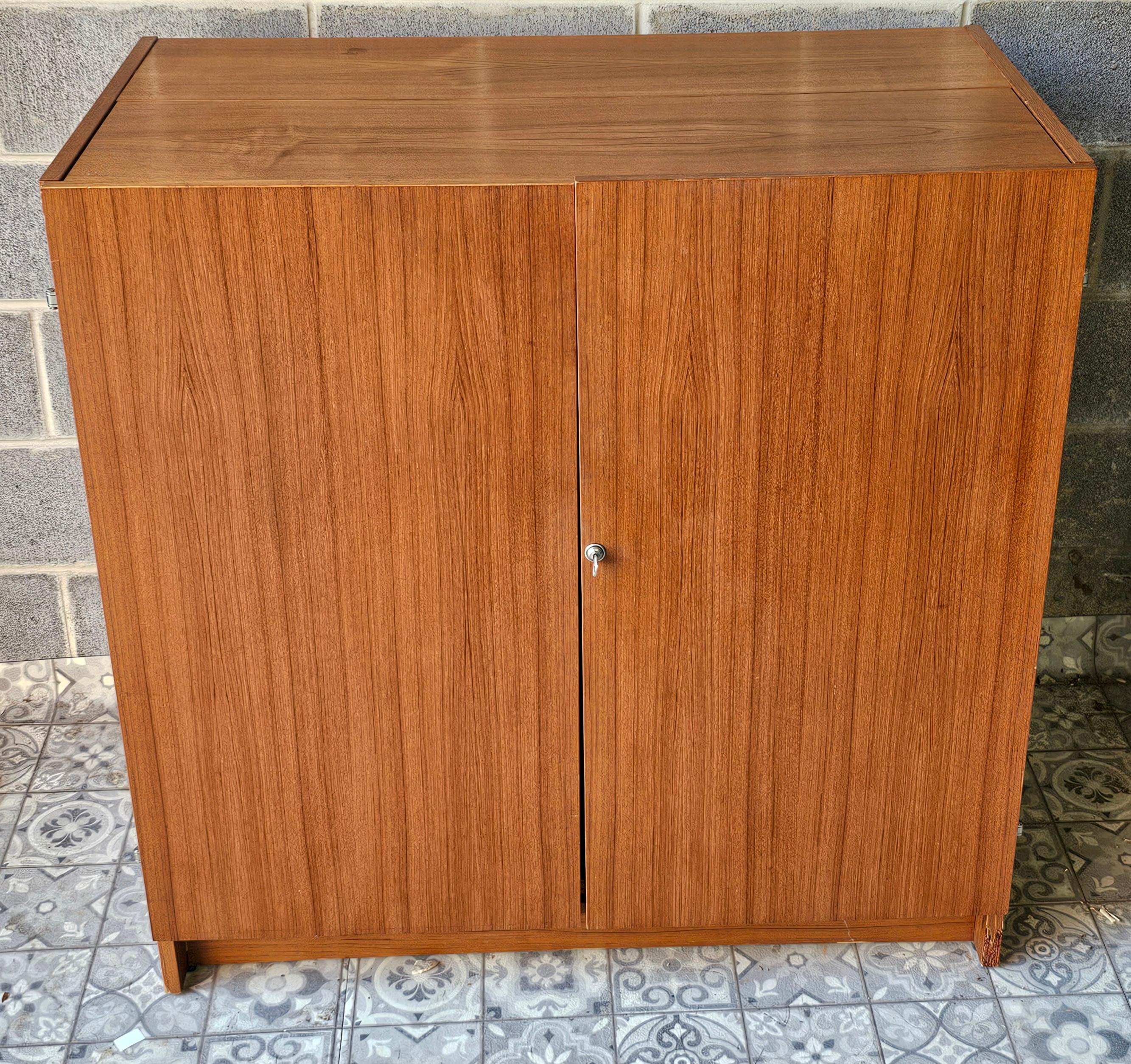 Scrivania in teak in stile danese moderno di Mummenthaler and Meier in vendita 5