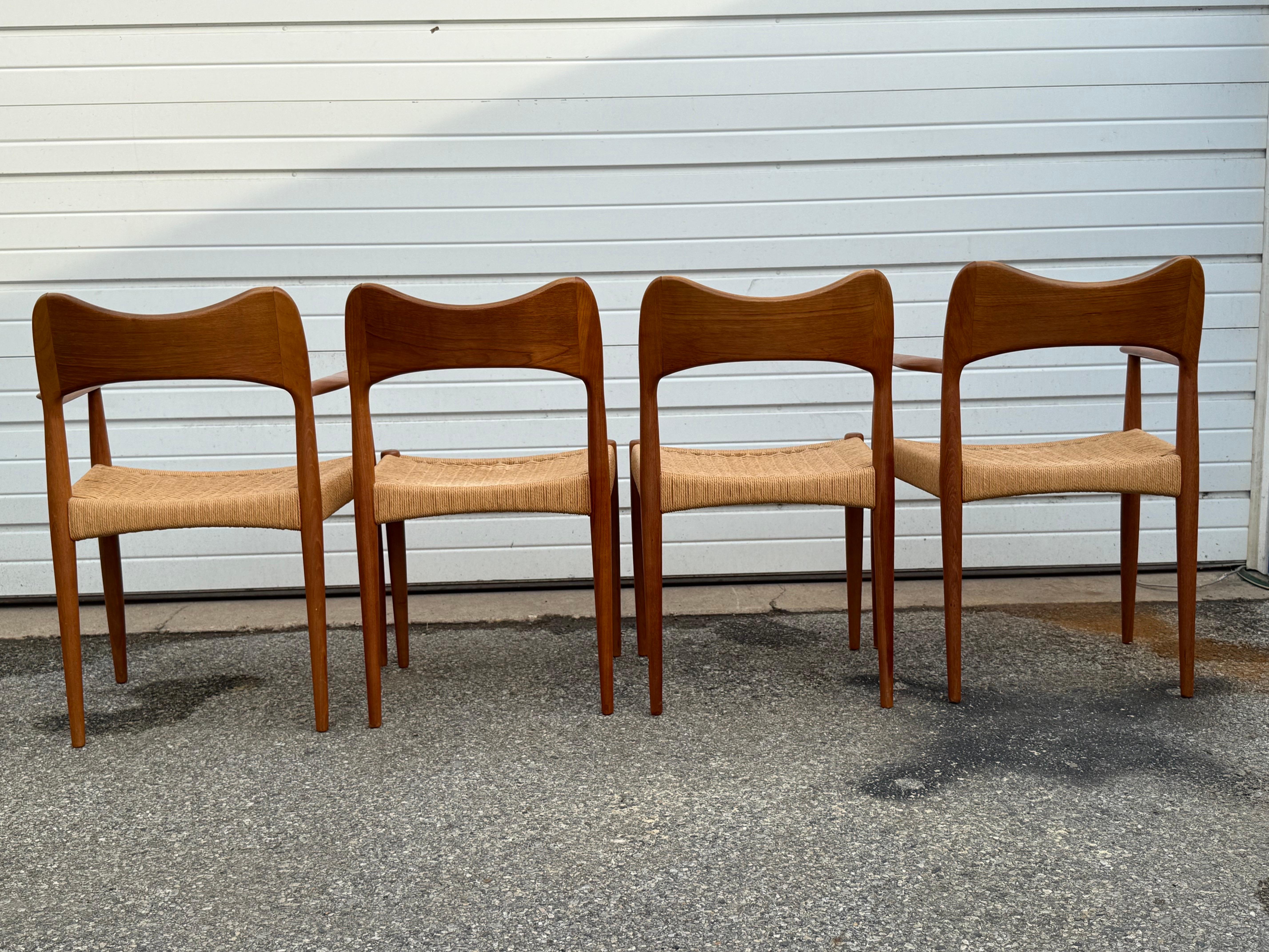 Dänische Moderne Neils Moller Stil Teakholz Papierschnur/Esszimmerstühle  4er-Set im Angebot 2