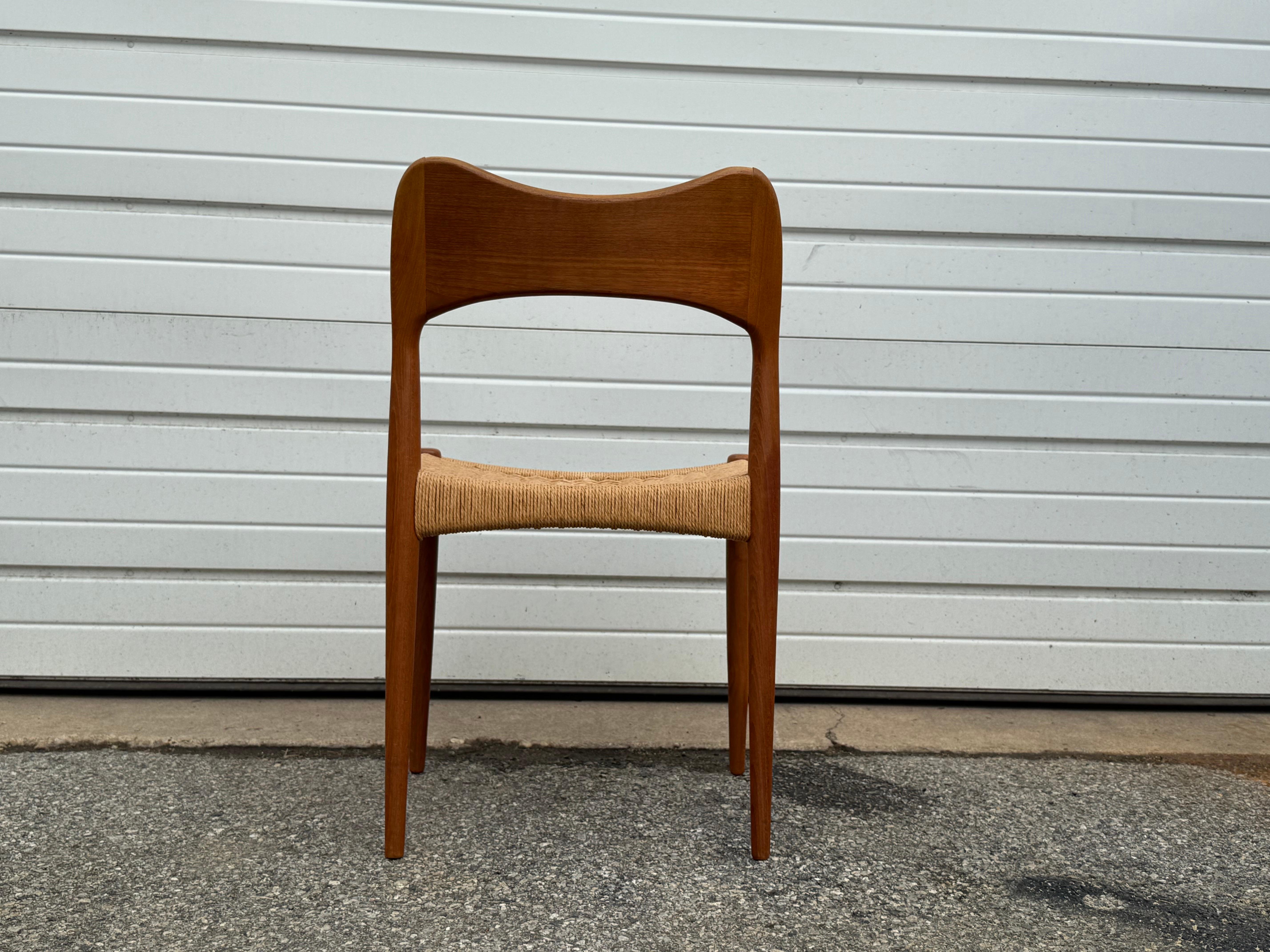 Dänische Moderne Neils Moller Stil Teakholz Papierschnur/Esszimmerstühle  4er-Set im Angebot 3
