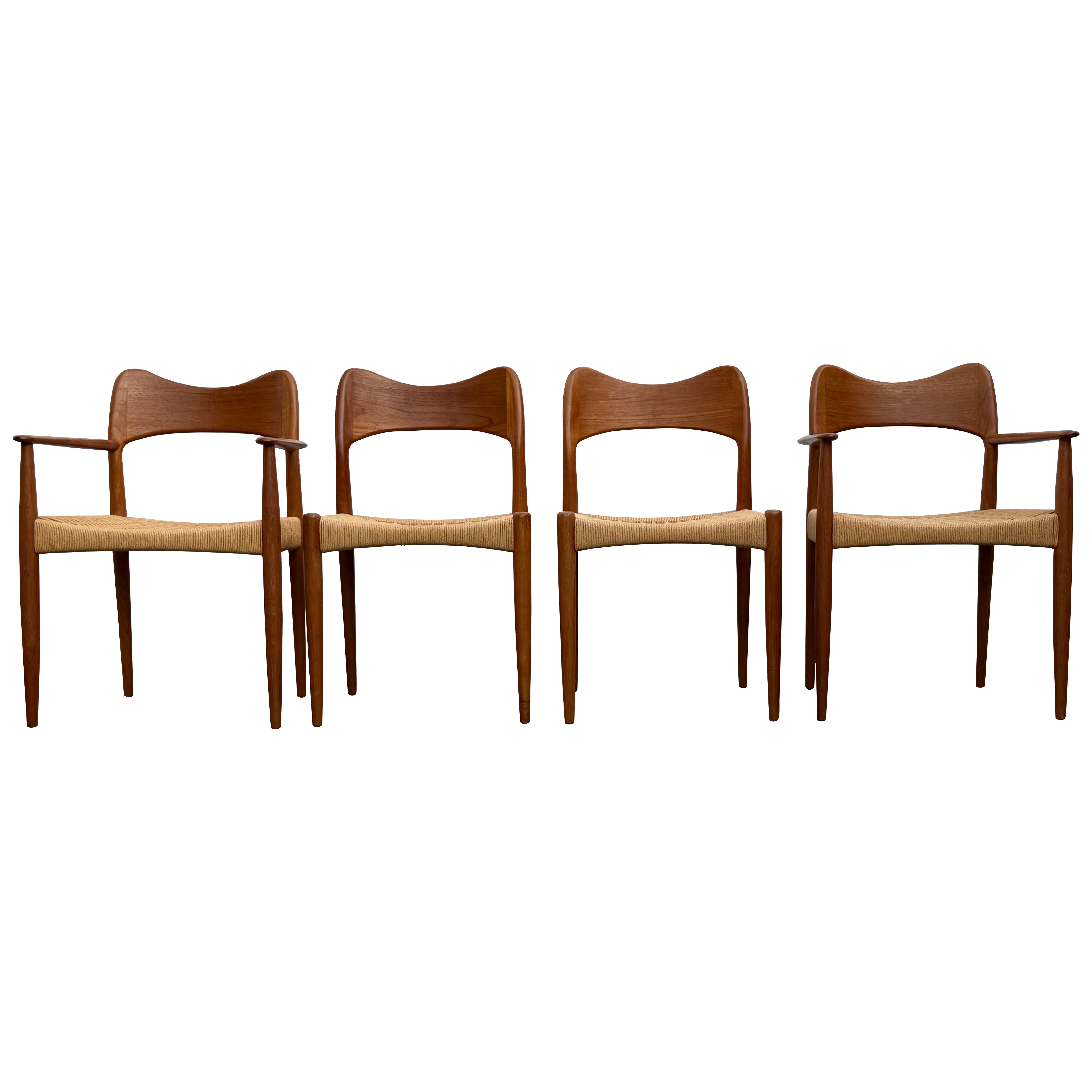 Dänische Moderne Neils Moller Stil Teakholz Papierschnur/Esszimmerstühle  4er-Set im Angebot