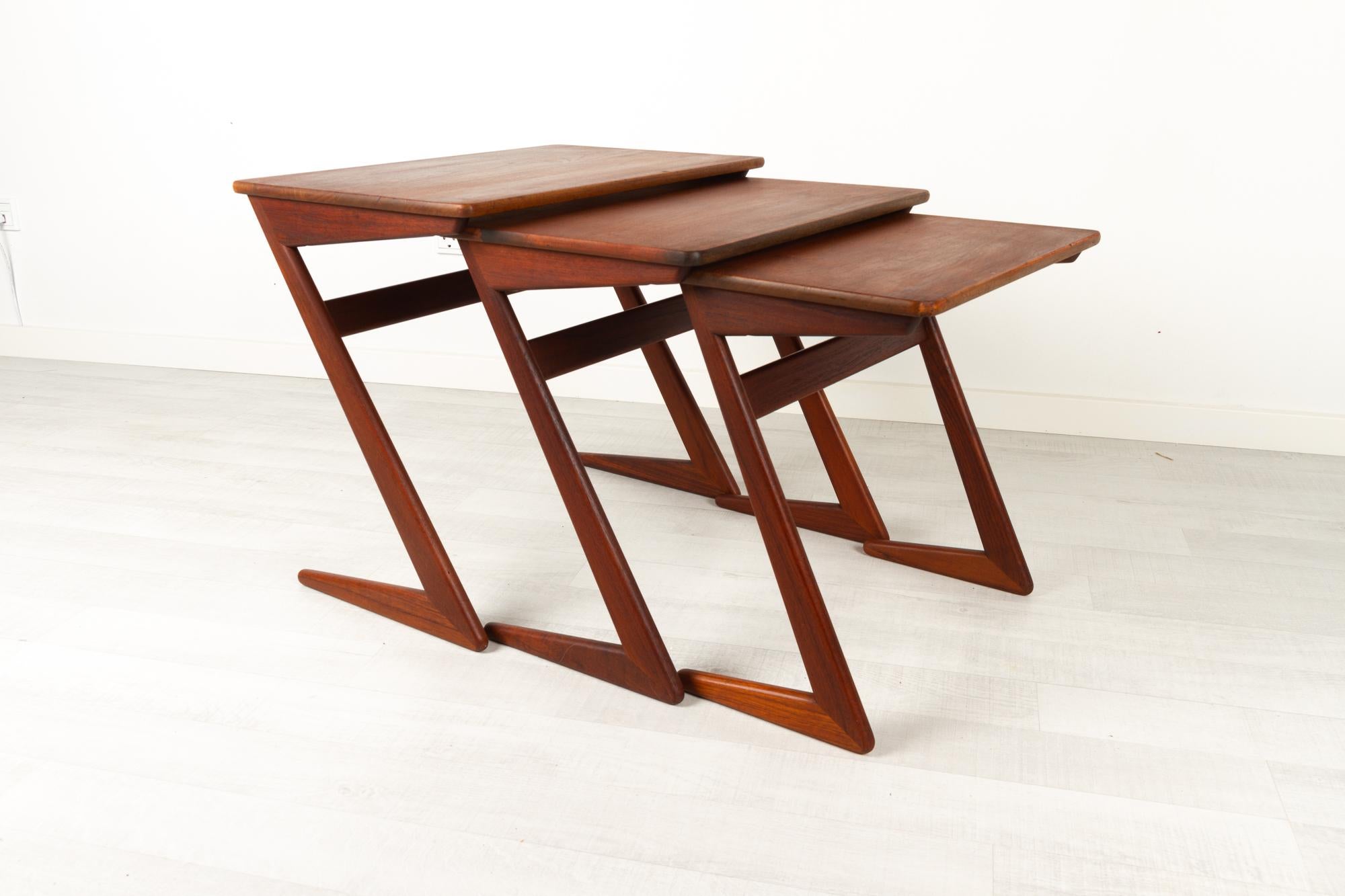 Mid-Century Modern Danish Modern Nesting Teak Tables by Erling Torvits for Heltborg Møbler, 1950s