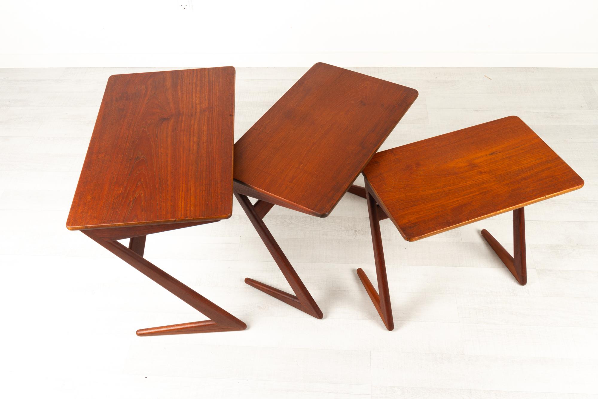 Danish Modern Nesting Teak Tables by Erling Torvits for Heltborg Møbler, 1950s In Fair Condition In Asaa, DK